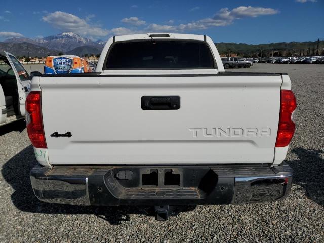 Photo 5 VIN: 5TFHY5F18KX823536 - TOYOTA TUNDRA CRE 