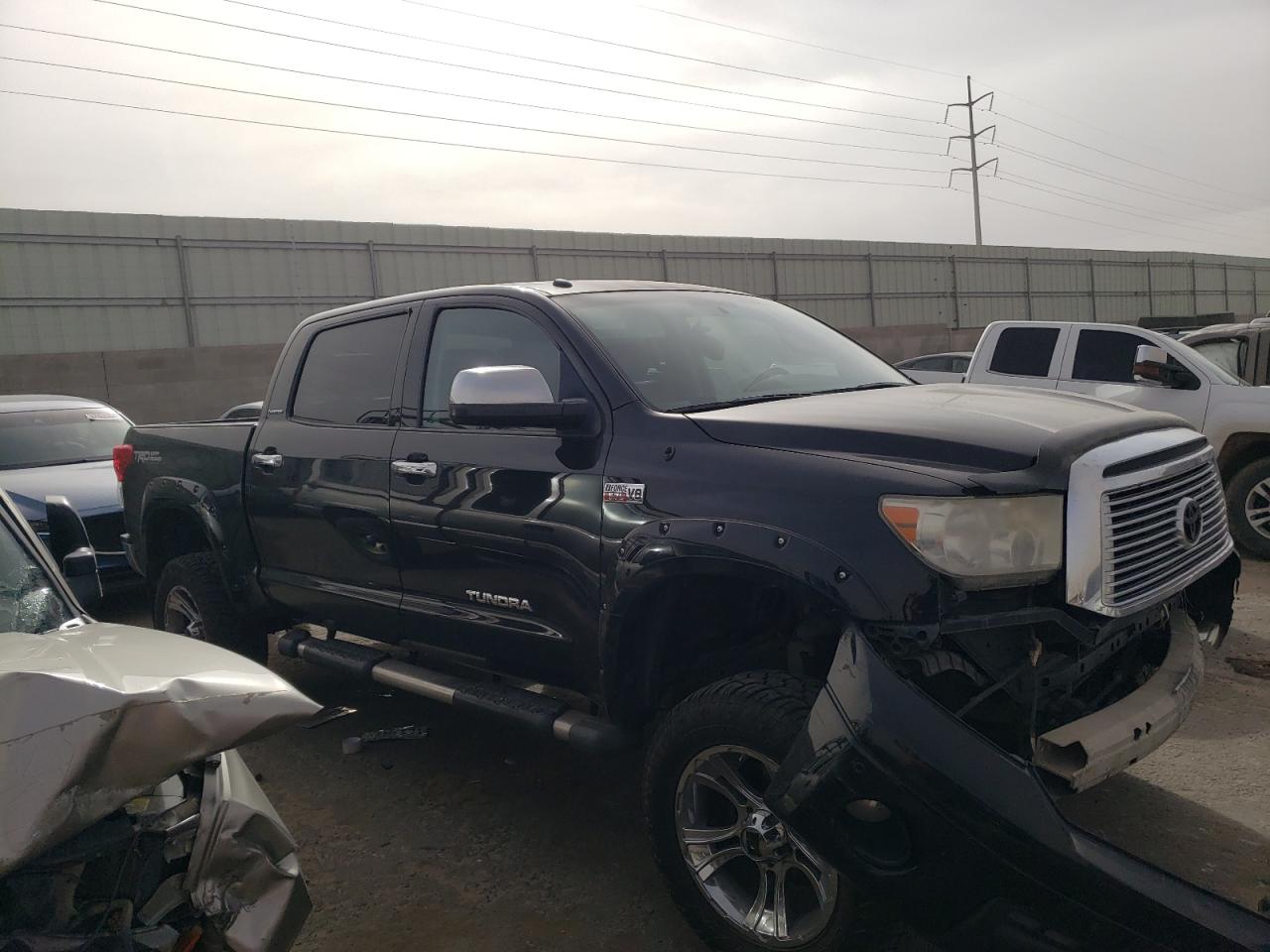 Photo 3 VIN: 5TFHY5F19BX186656 - TOYOTA TUNDRA 