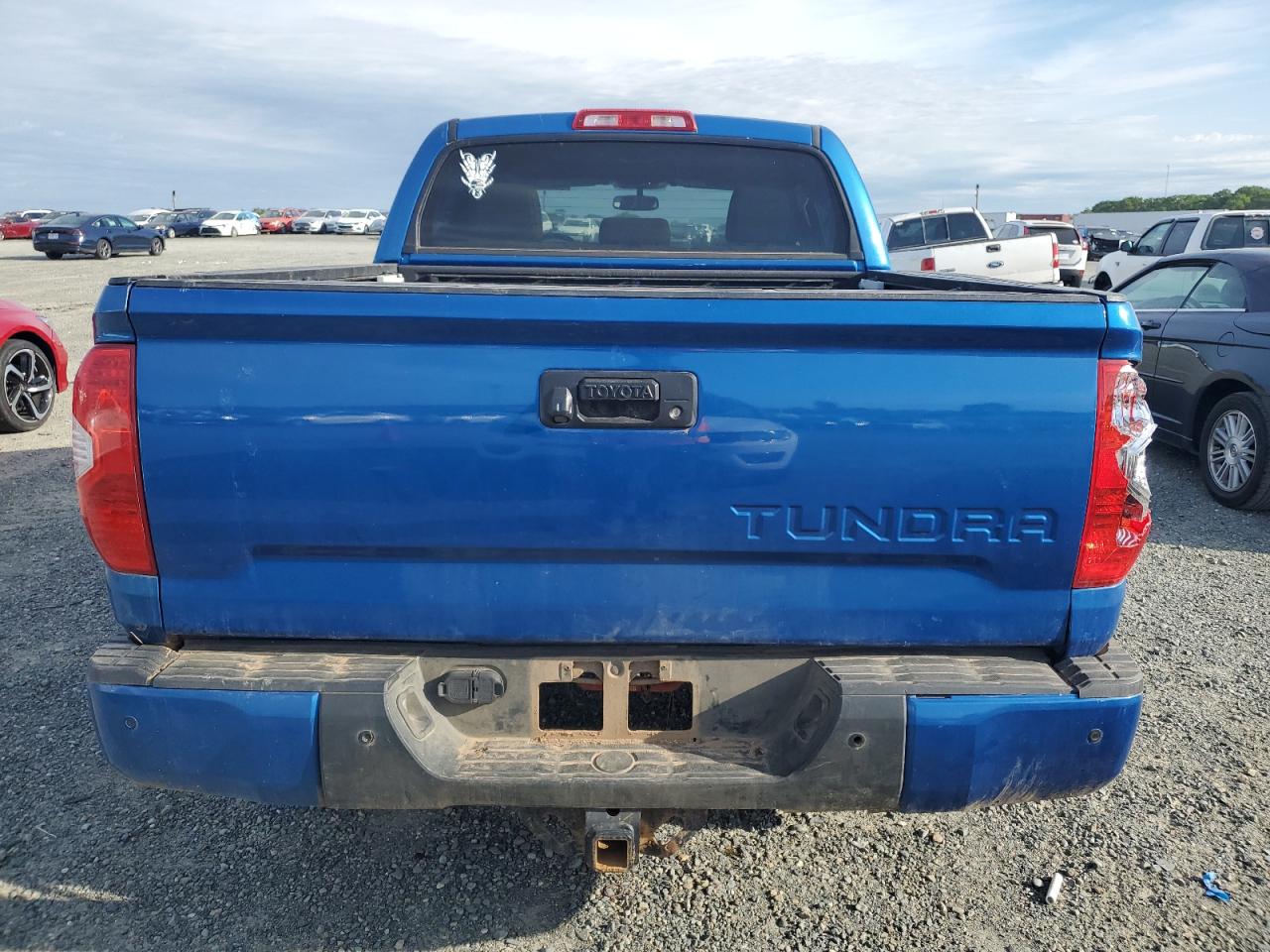 Photo 5 VIN: 5TFHY5F19GX550937 - TOYOTA TUNDRA 