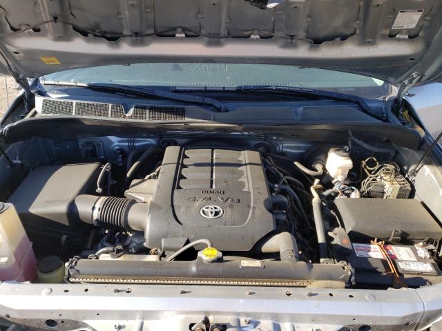 Photo 6 VIN: 5TFHY5F1XBX163080 - TOYOTA TUNDRA CRE 