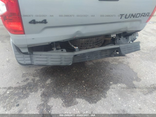 Photo 5 VIN: 5TFHY5F1XKX808004 - TOYOTA TUNDRA 4WD 