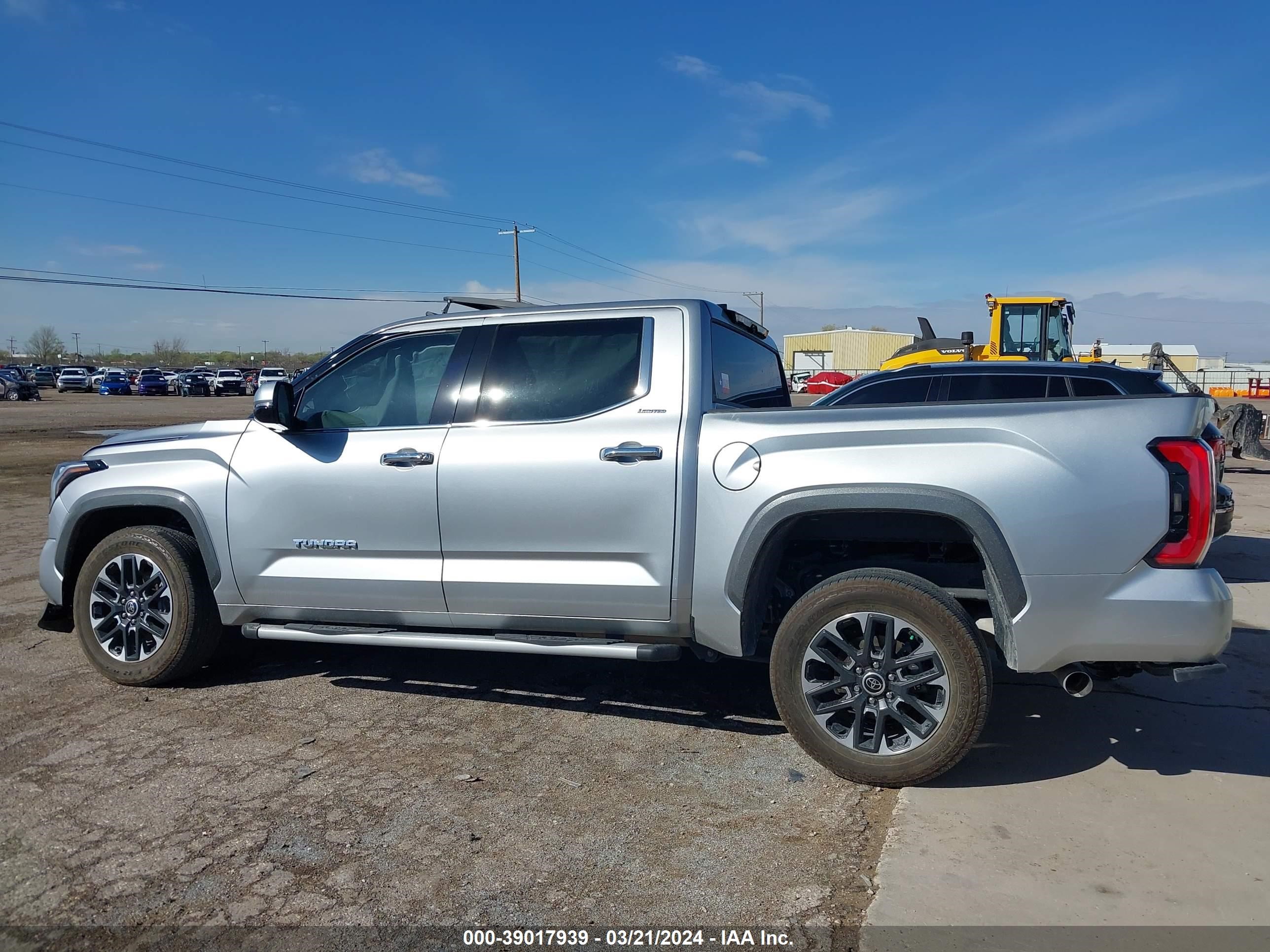 Photo 13 VIN: 5TFJA5AB1PX026123 - TOYOTA TUNDRA 