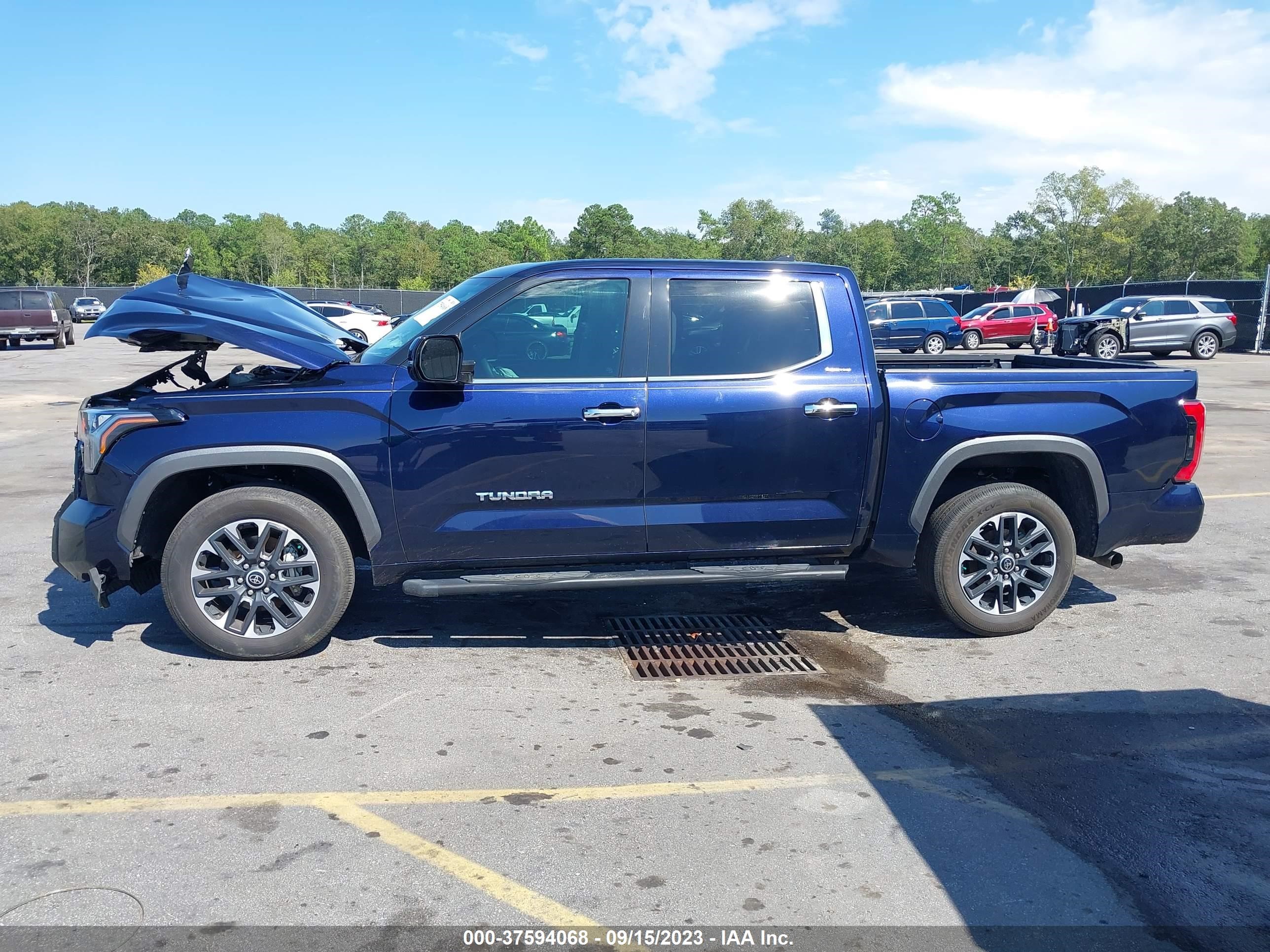 Photo 13 VIN: 5TFJA5AB8NX004892 - TOYOTA TUNDRA 