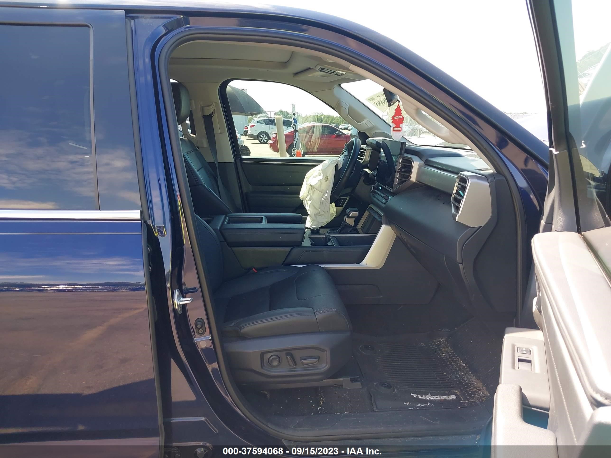 Photo 4 VIN: 5TFJA5AB8NX004892 - TOYOTA TUNDRA 