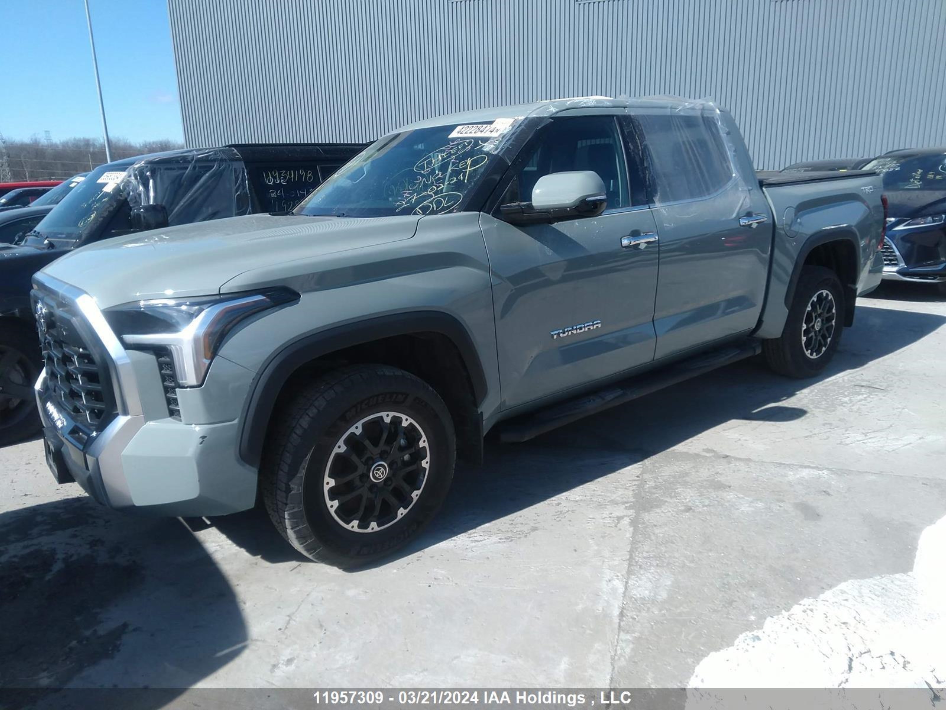 Photo 1 VIN: 5TFJA5DB0PX120599 - TOYOTA TUNDRA 