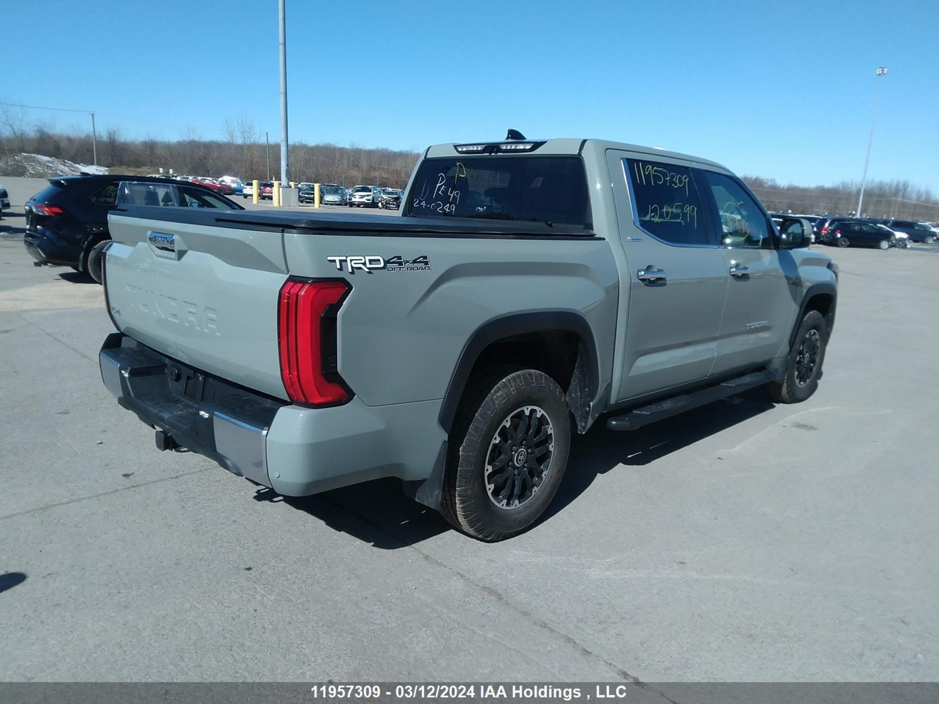 Photo 3 VIN: 5TFJA5DB0PX120599 - TOYOTA TUNDRA 