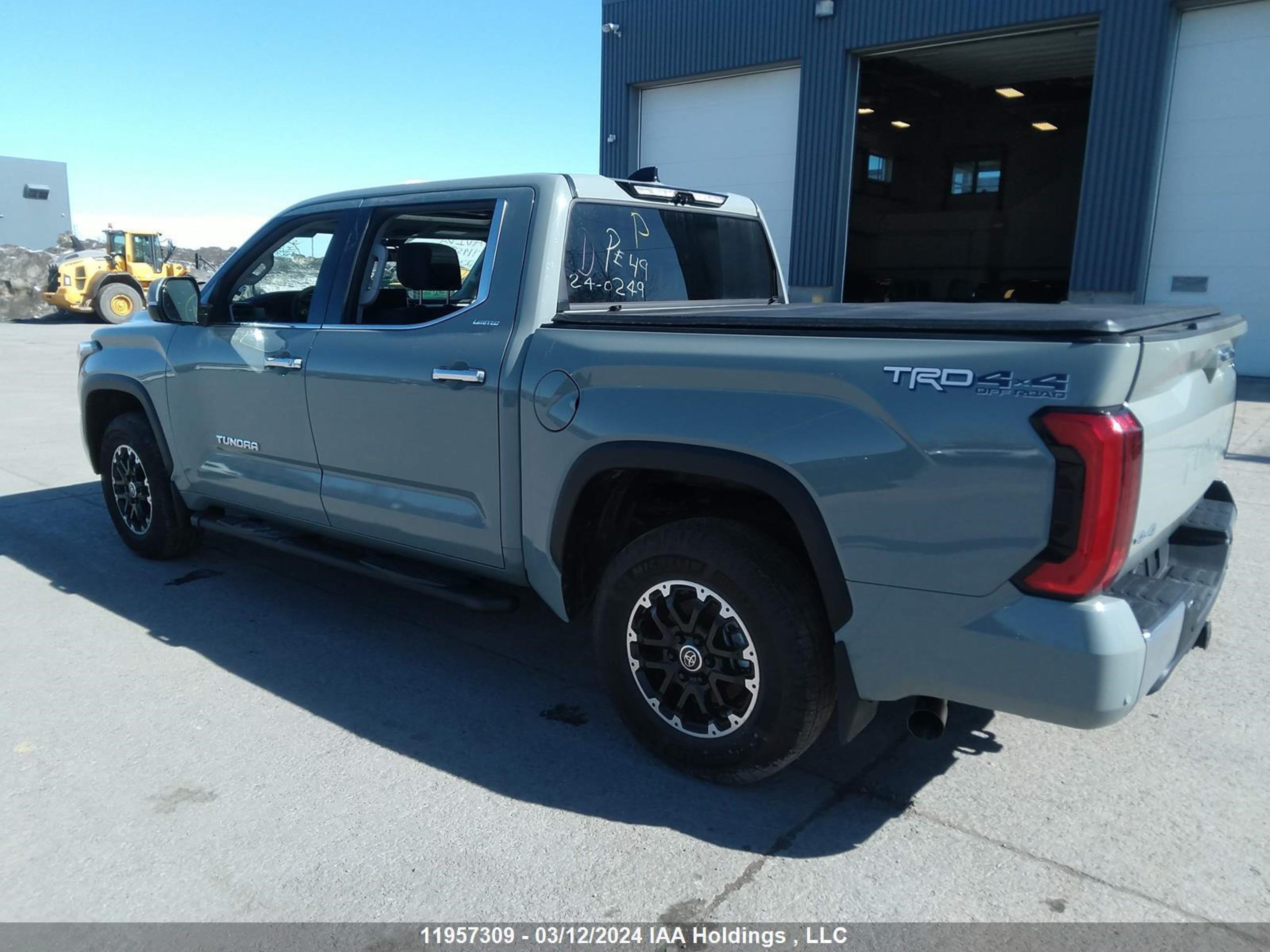 Photo 5 VIN: 5TFJA5DB0PX120599 - TOYOTA TUNDRA 