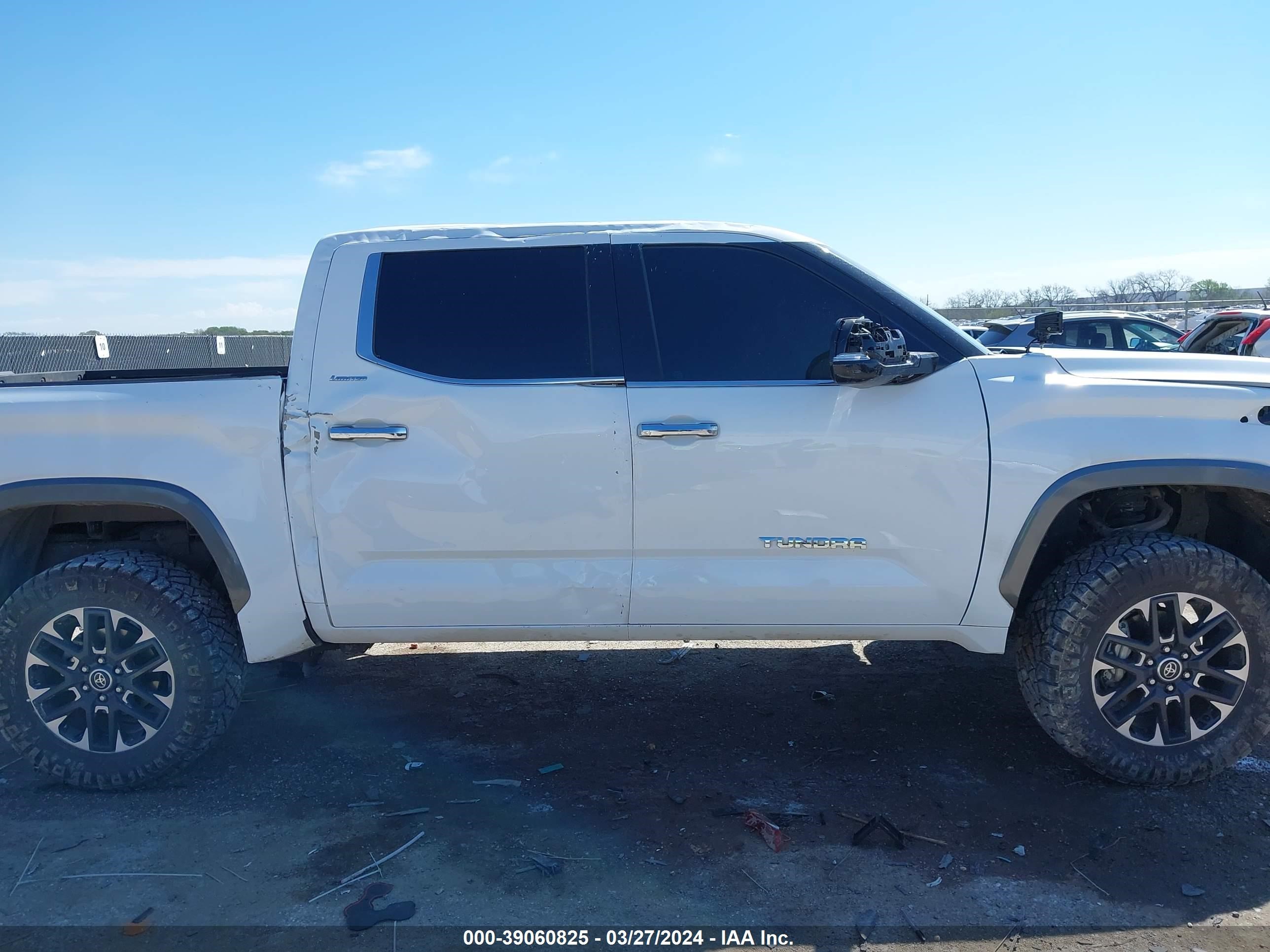 Photo 12 VIN: 5TFJA5DB4NX005081 - TOYOTA TUNDRA 