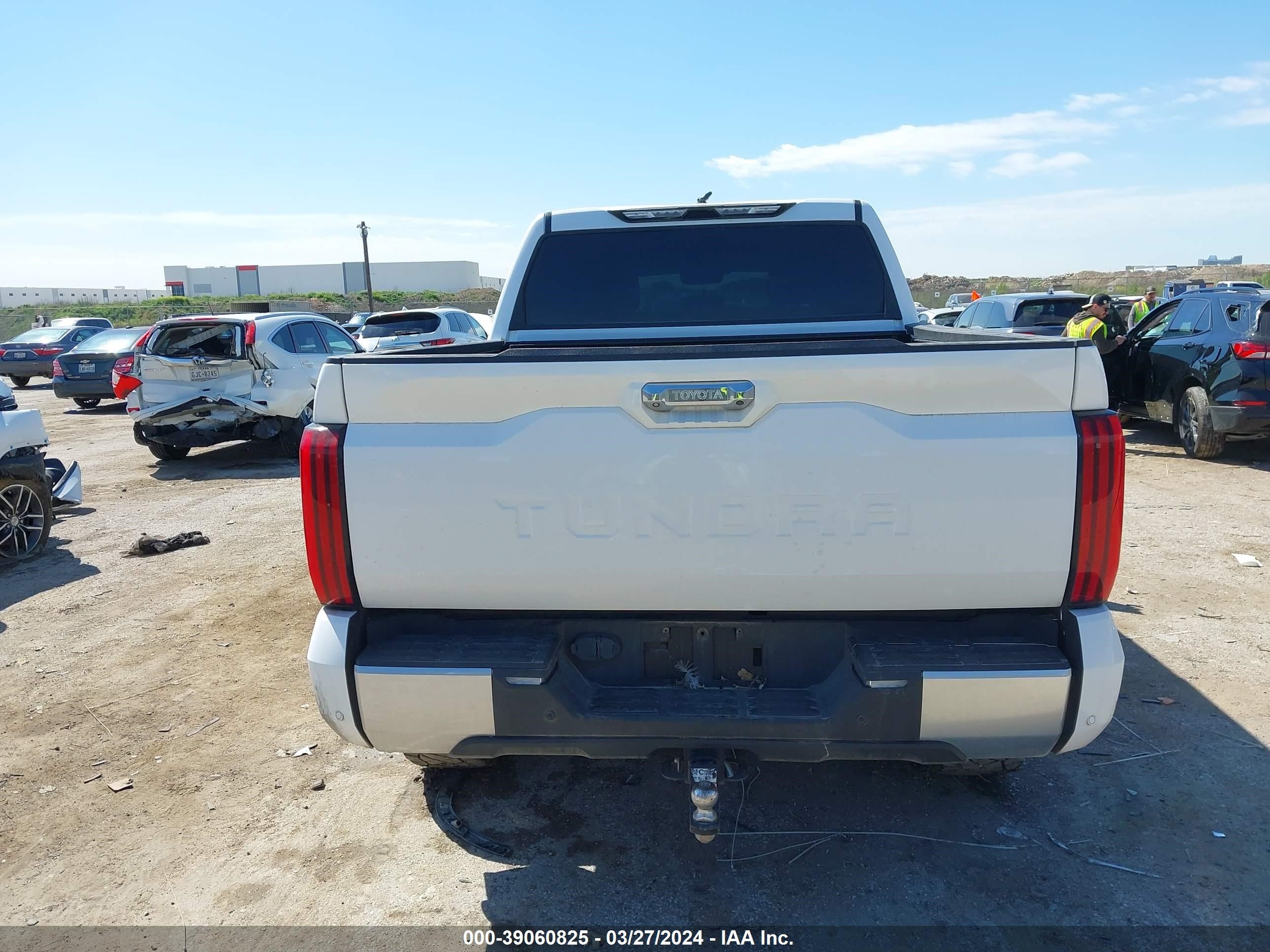 Photo 15 VIN: 5TFJA5DB4NX005081 - TOYOTA TUNDRA 