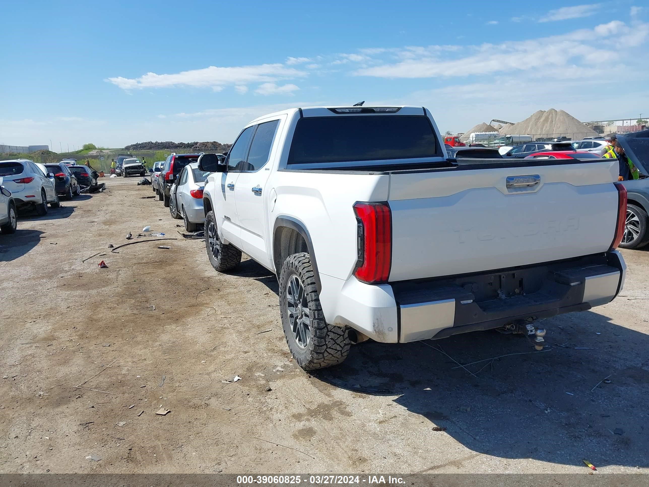 Photo 2 VIN: 5TFJA5DB4NX005081 - TOYOTA TUNDRA 