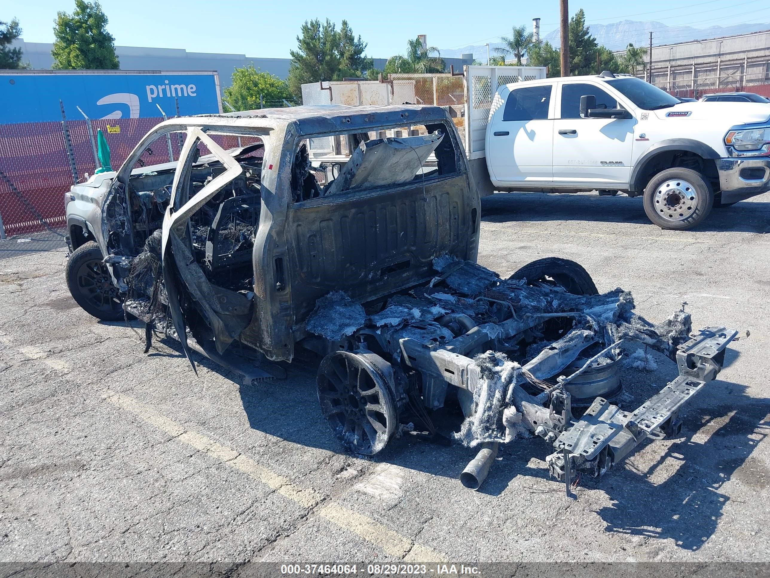 Photo 2 VIN: 5TFJA5DB4PX122193 - TOYOTA TUNDRA 