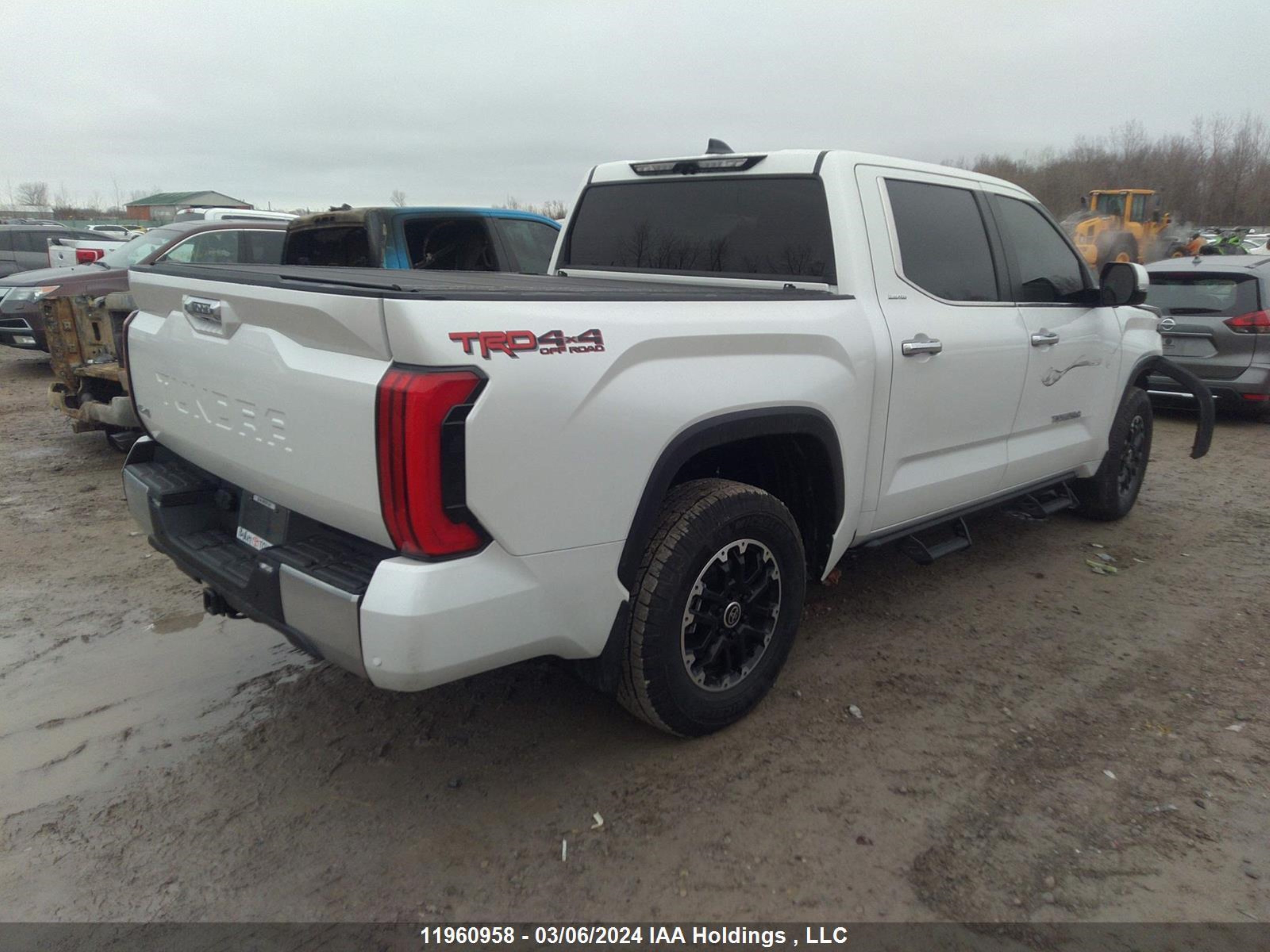 Photo 3 VIN: 5TFJA5DB9RX141583 - TOYOTA TUNDRA 