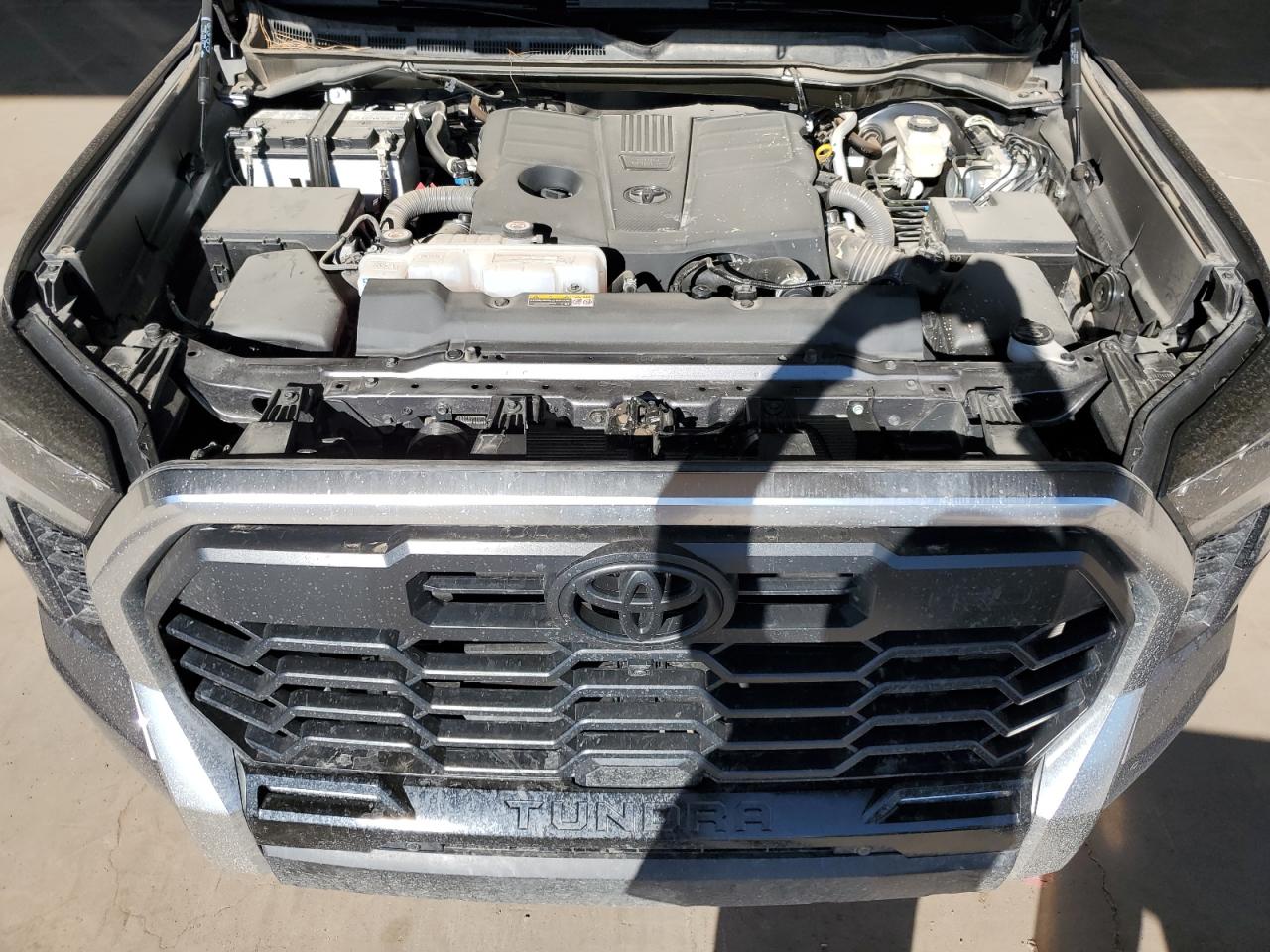 Photo 10 VIN: 5TFJA5EC4PX015037 - TOYOTA TUNDRA 