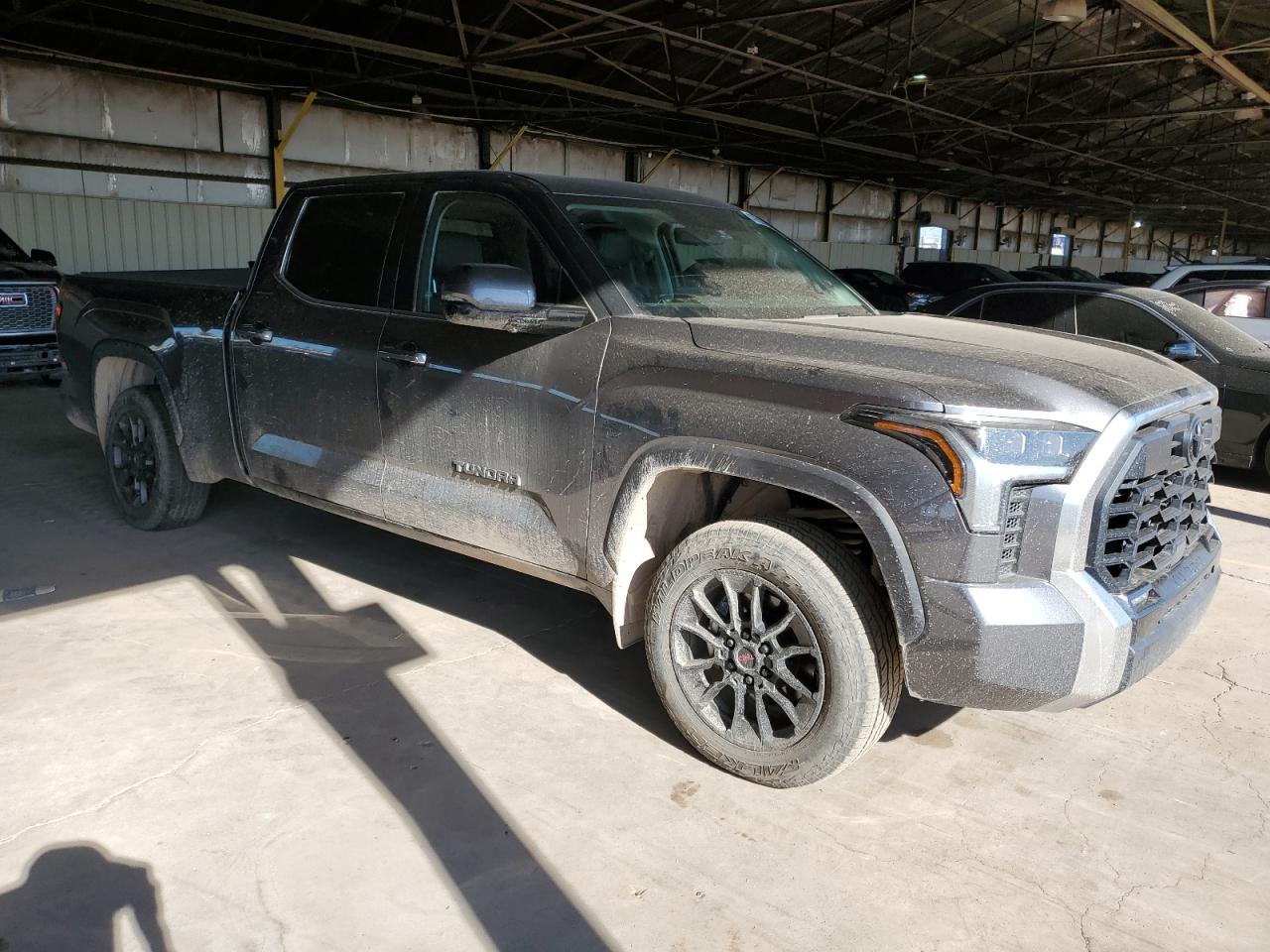 Photo 3 VIN: 5TFJA5EC4PX015037 - TOYOTA TUNDRA 