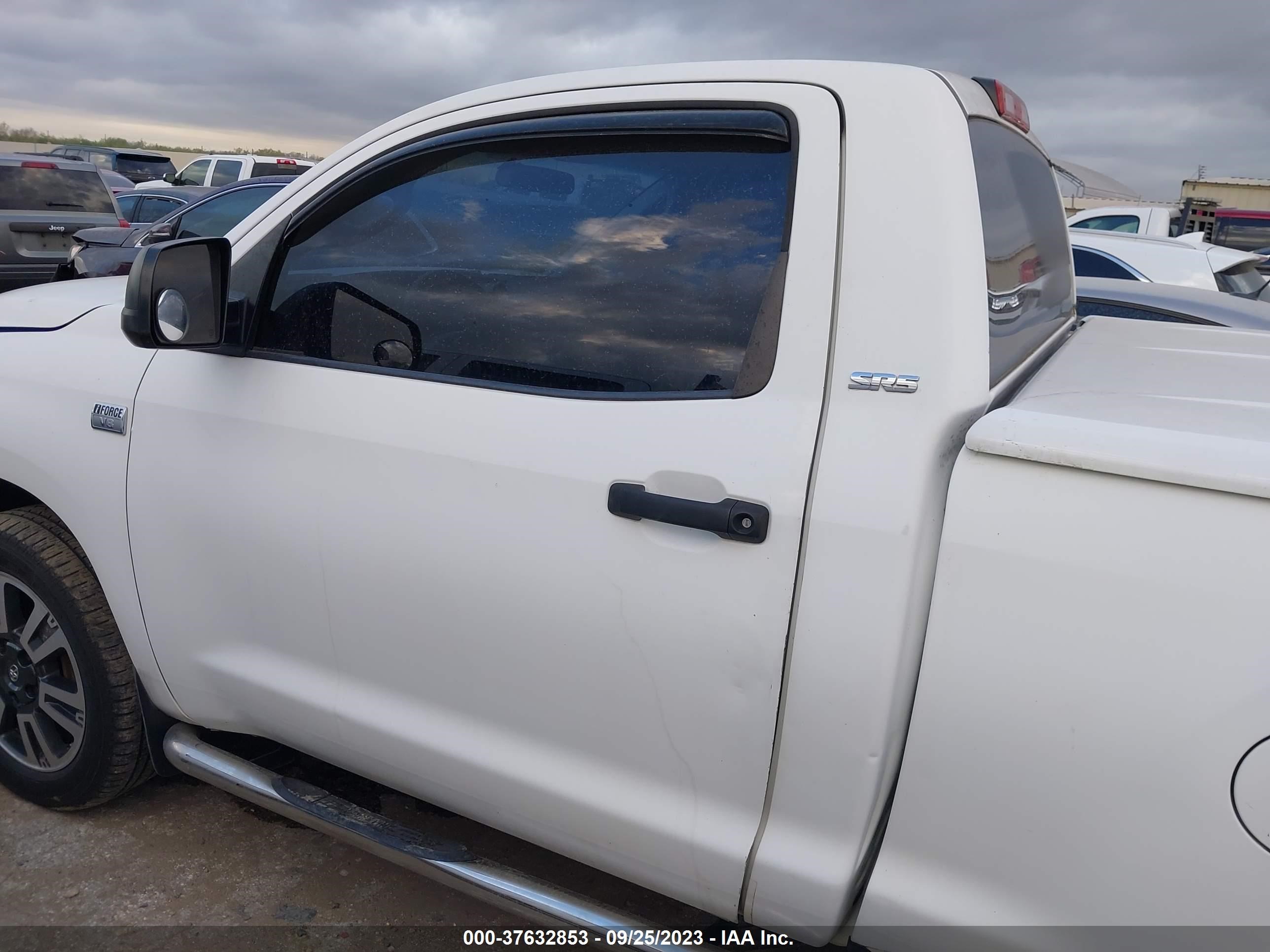 Photo 13 VIN: 5TFJT52177X001890 - TOYOTA TUNDRA 