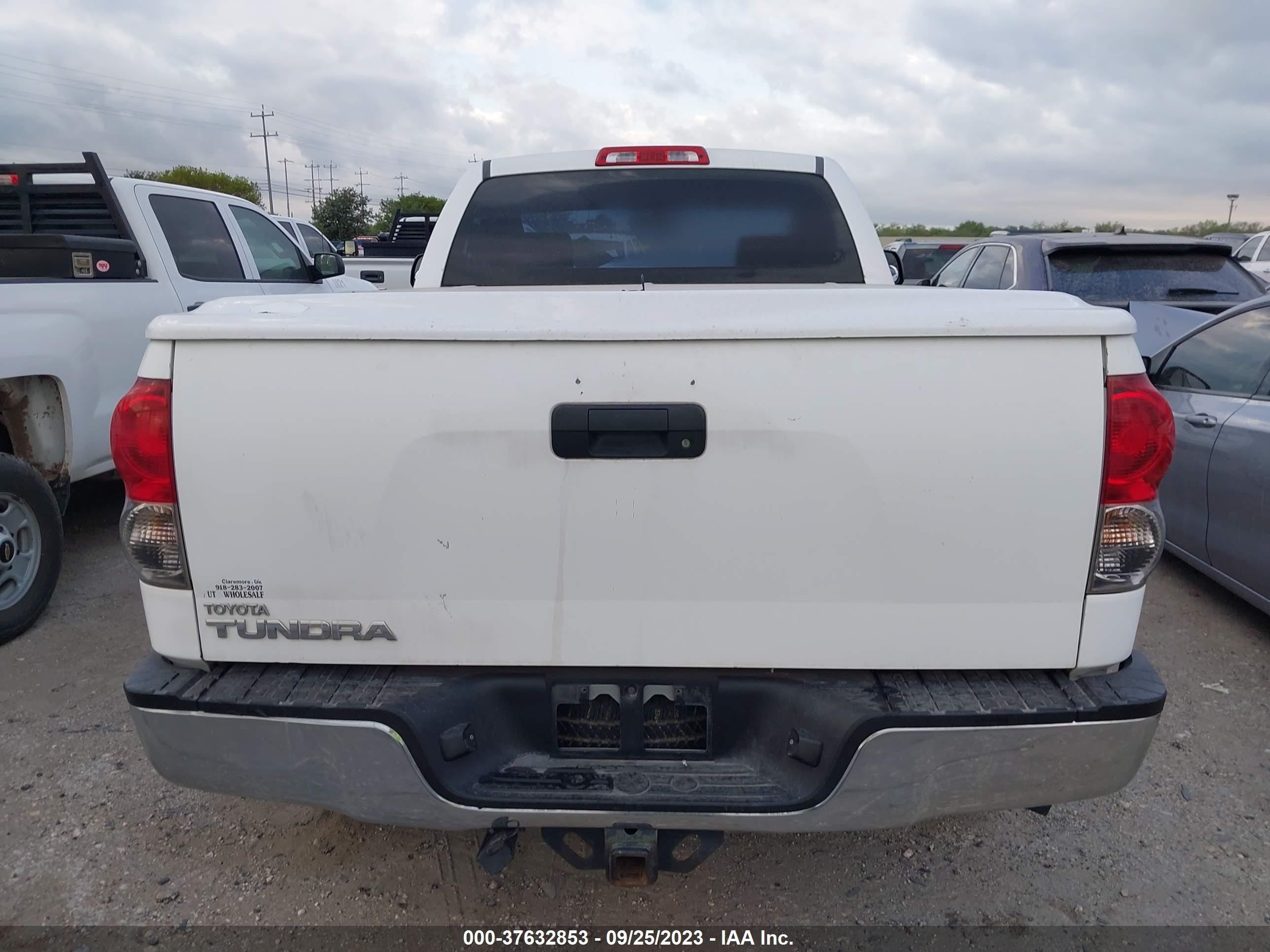 Photo 15 VIN: 5TFJT52177X001890 - TOYOTA TUNDRA 