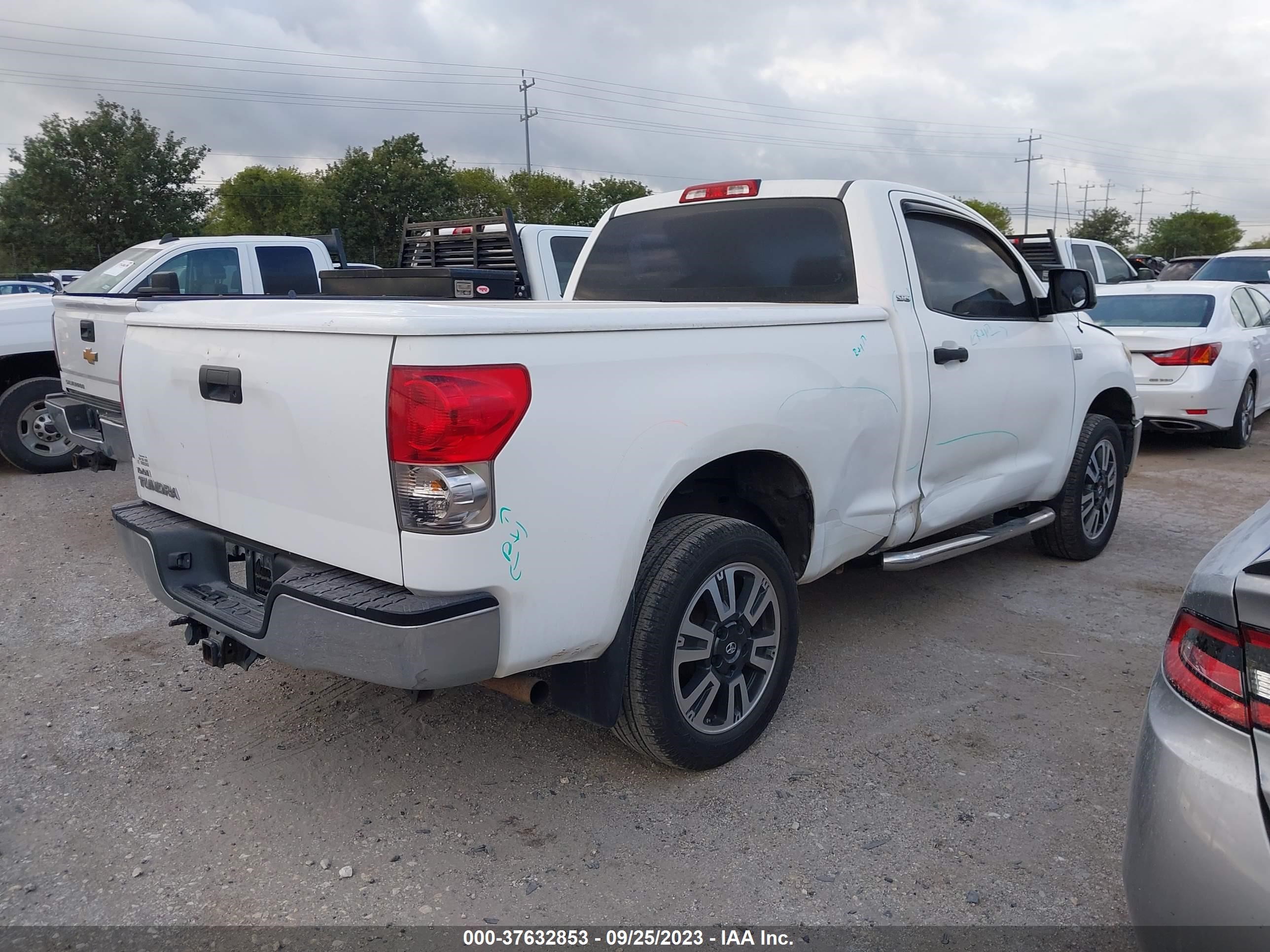 Photo 3 VIN: 5TFJT52177X001890 - TOYOTA TUNDRA 