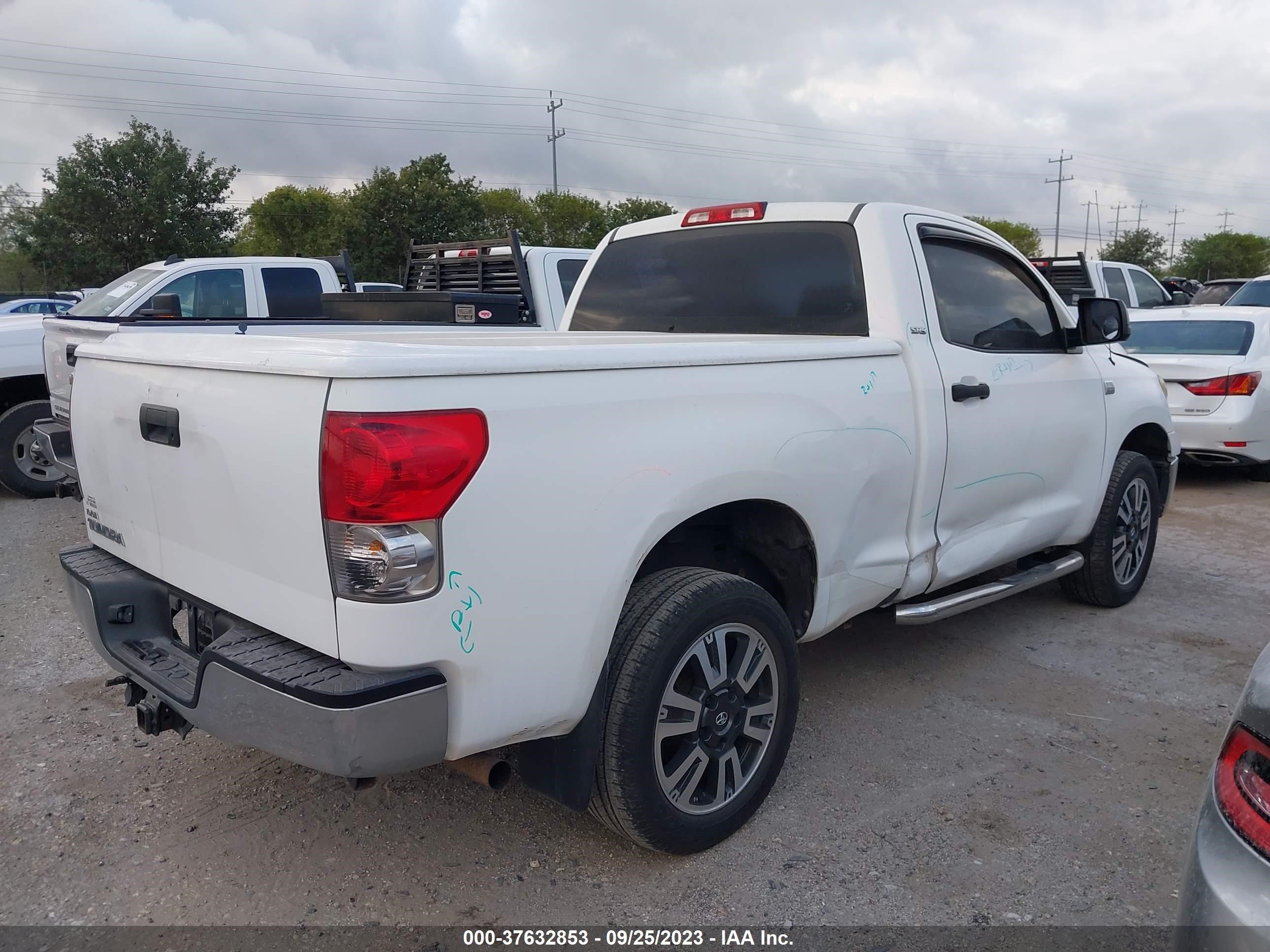 Photo 5 VIN: 5TFJT52177X001890 - TOYOTA TUNDRA 