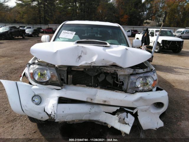 Photo 5 VIN: 5TFJU4GN0BX008997 - TOYOTA TACOMA 