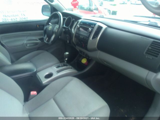 Photo 4 VIN: 5TFJU4GN0CX012744 - TOYOTA TACOMA 