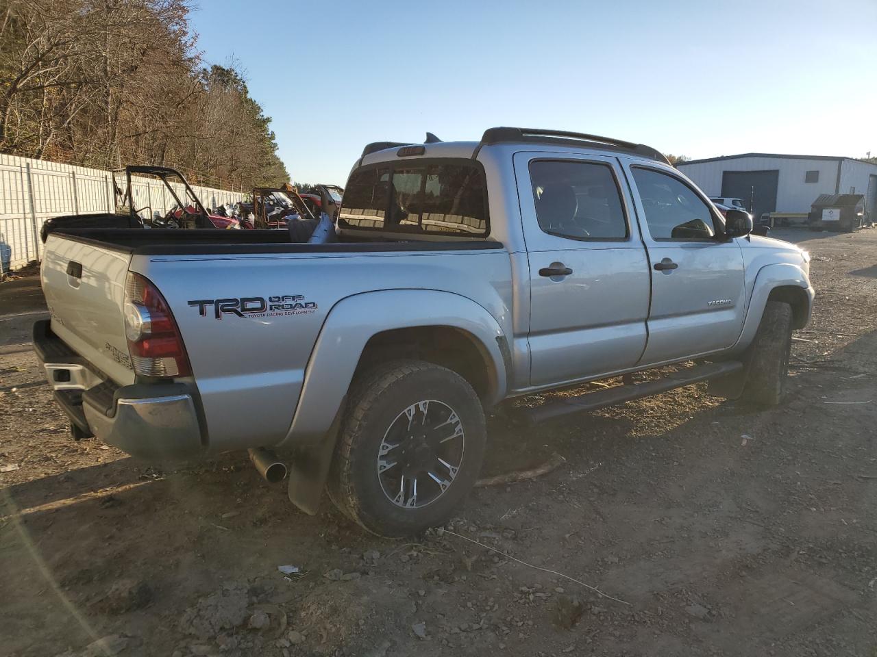 Photo 2 VIN: 5TFJU4GN1CX019315 - TOYOTA TACOMA 