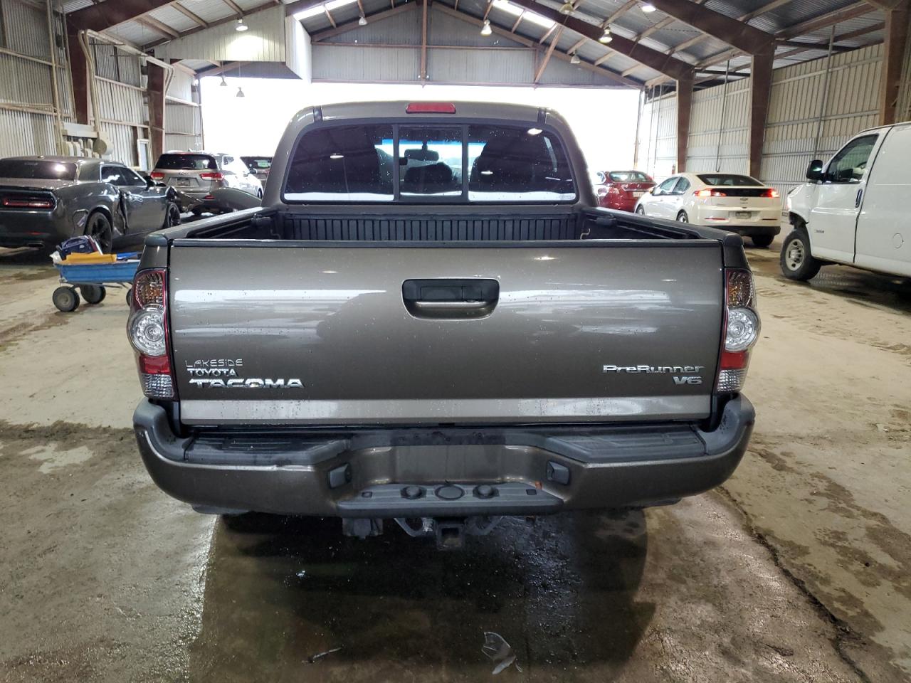 Photo 5 VIN: 5TFJU4GN2DX044872 - TOYOTA TACOMA 