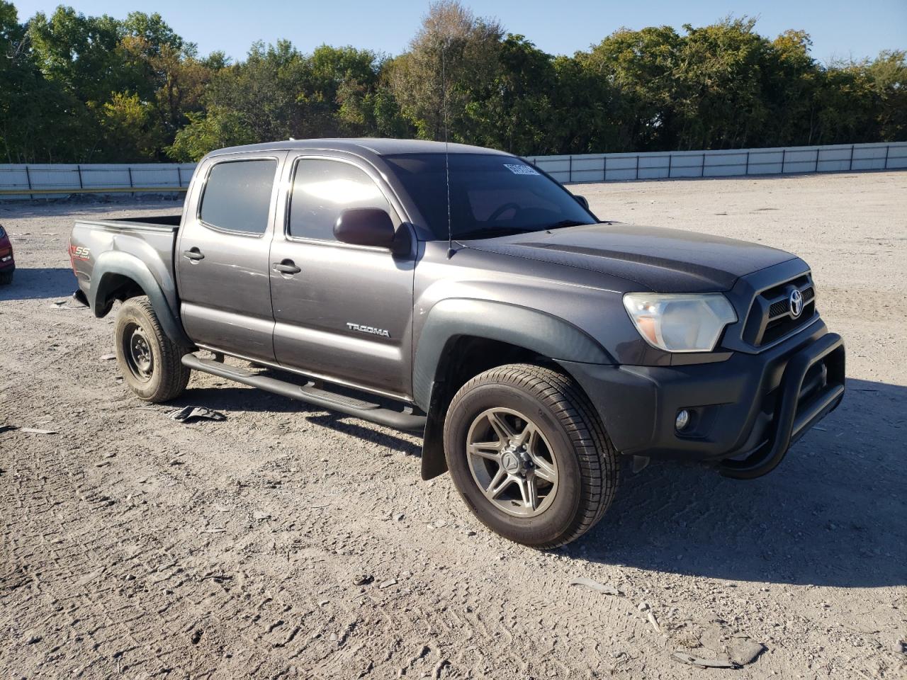 Photo 3 VIN: 5TFJU4GN3CX018215 - TOYOTA TACOMA 