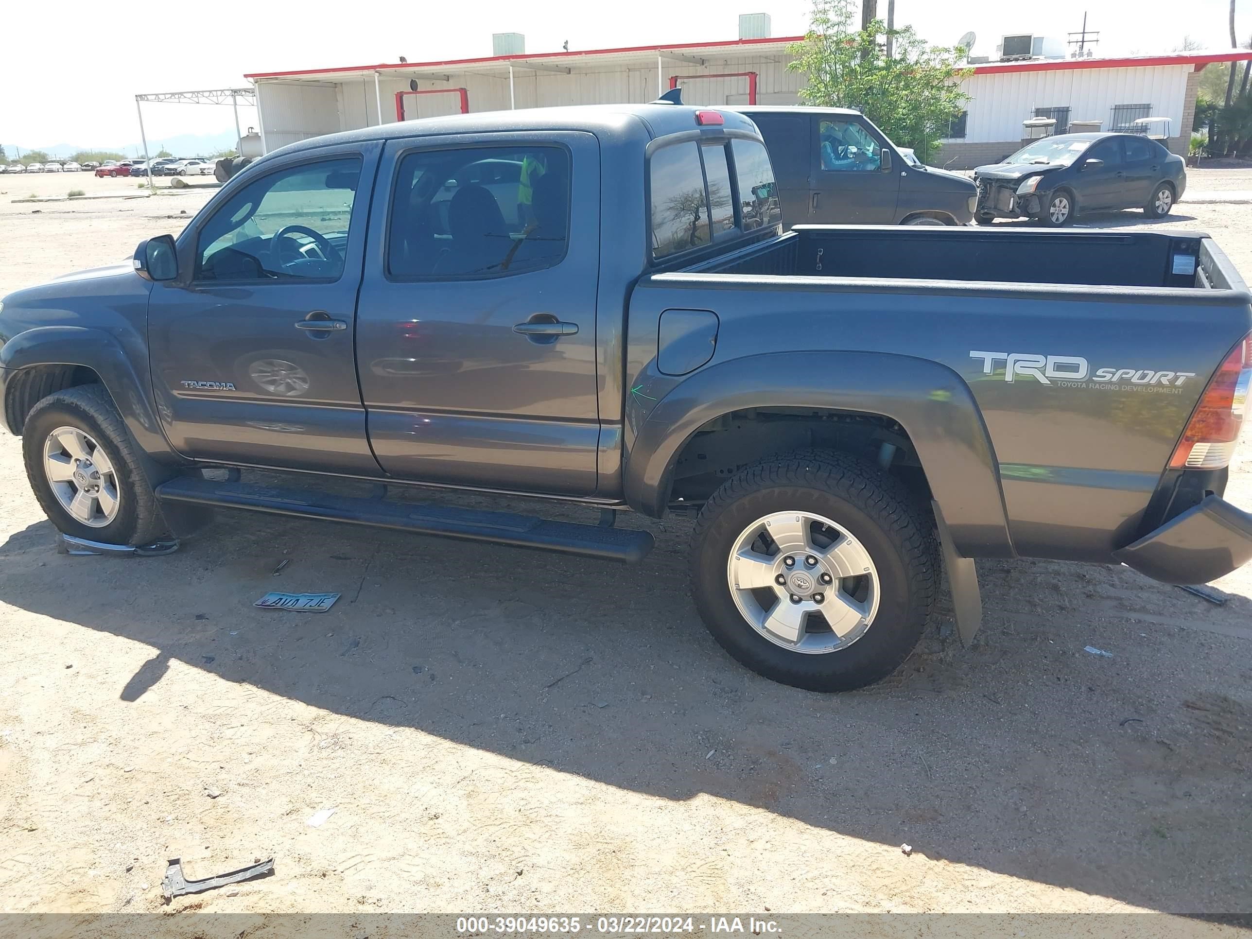 Photo 13 VIN: 5TFJU4GN3EX057129 - TOYOTA TACOMA 