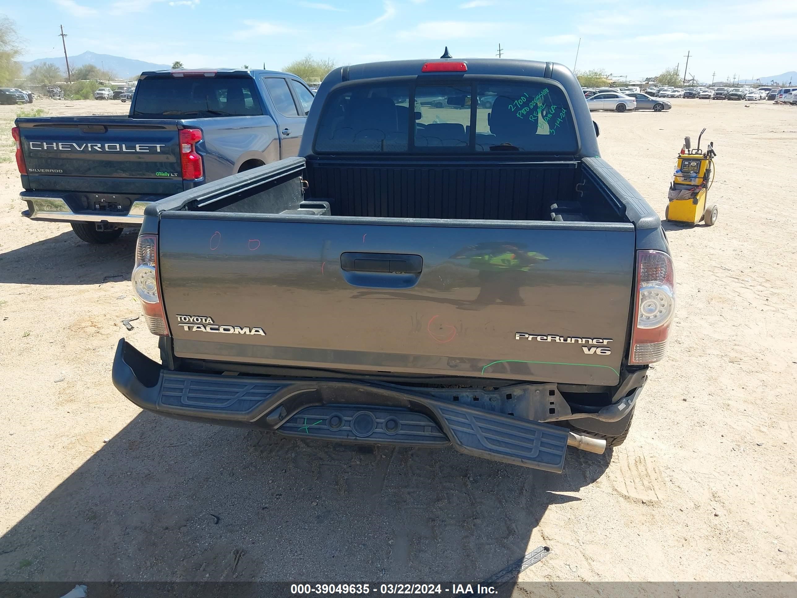 Photo 15 VIN: 5TFJU4GN3EX057129 - TOYOTA TACOMA 