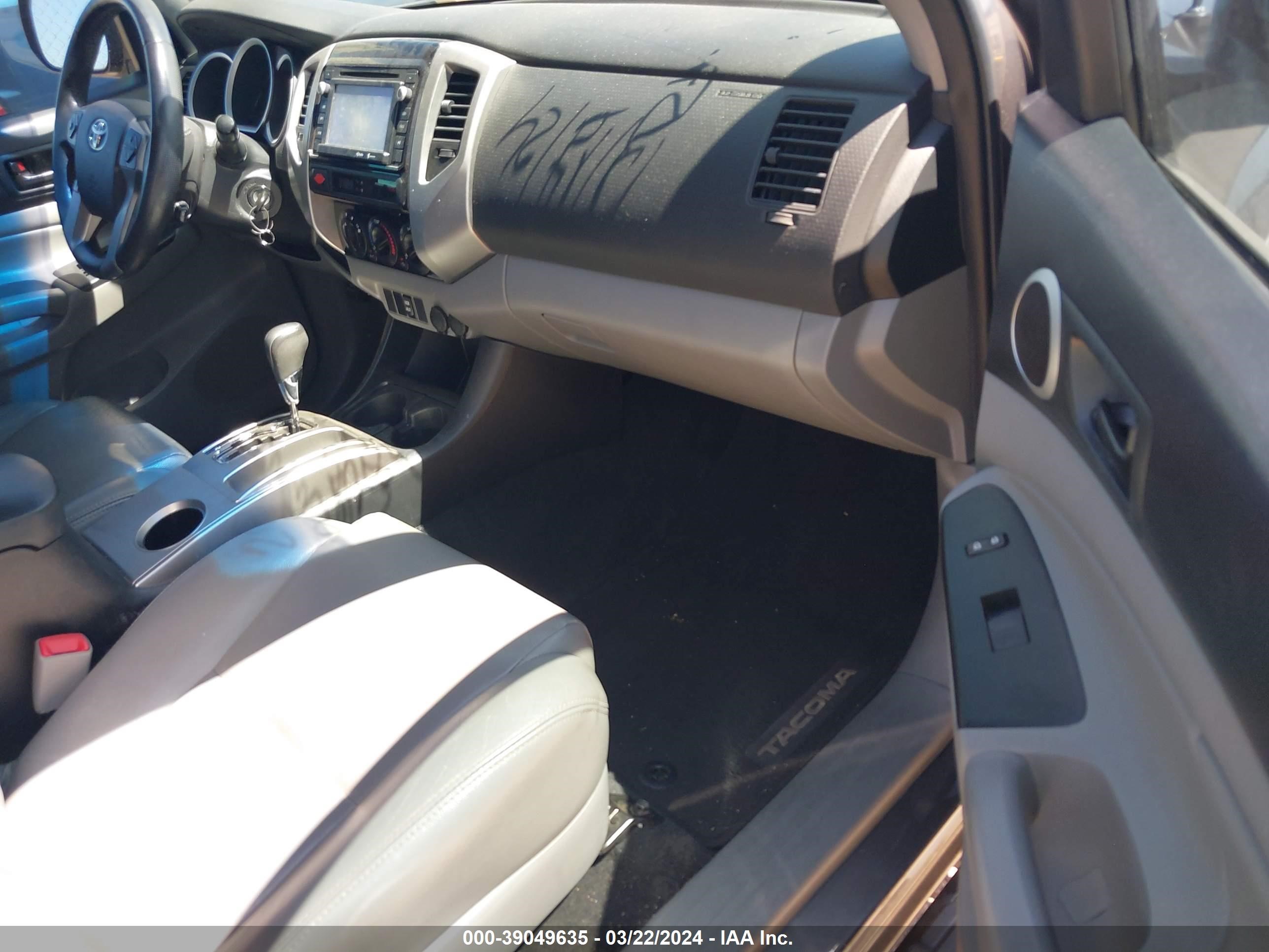 Photo 4 VIN: 5TFJU4GN3EX057129 - TOYOTA TACOMA 