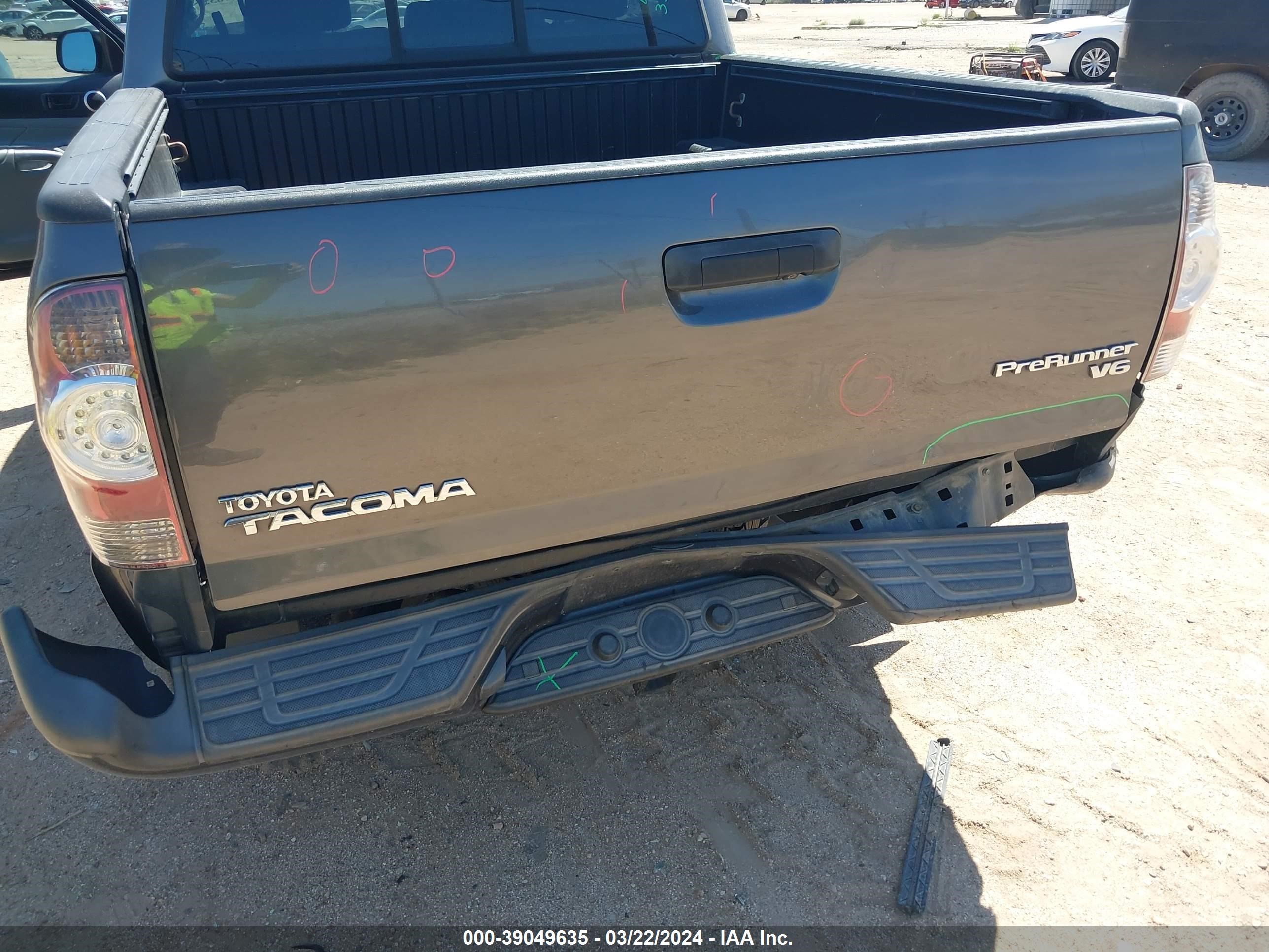 Photo 5 VIN: 5TFJU4GN3EX057129 - TOYOTA TACOMA 