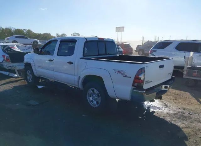 Photo 2 VIN: 5TFJU4GN4BX011448 - TOYOTA TACOMA 