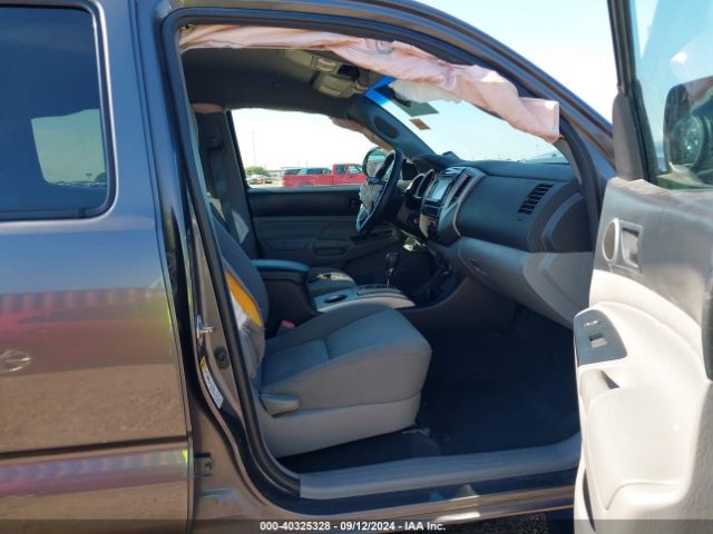 Photo 4 VIN: 5TFJU4GN4FX072255 - TOYOTA TACOMA 