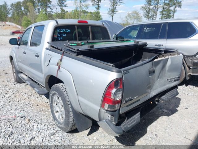 Photo 2 VIN: 5TFJU4GN5BX007313 - TOYOTA TACOMA 