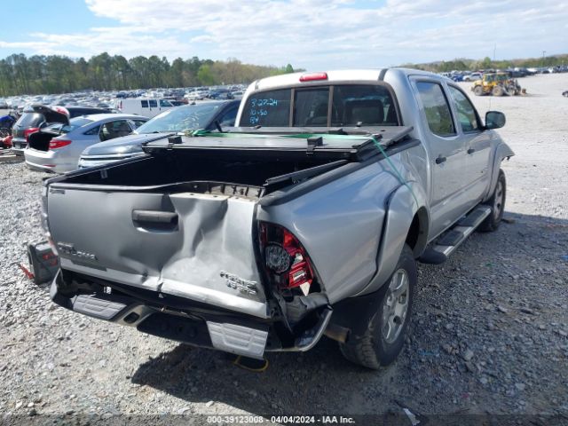 Photo 3 VIN: 5TFJU4GN5BX007313 - TOYOTA TACOMA 