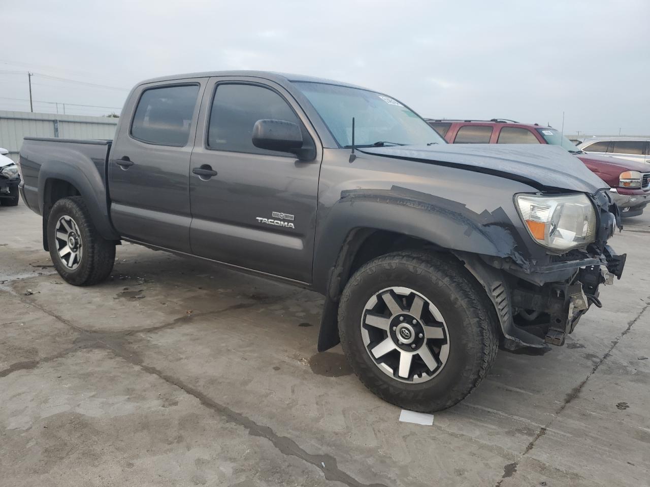 Photo 3 VIN: 5TFJU4GN5BX012303 - TOYOTA TACOMA 