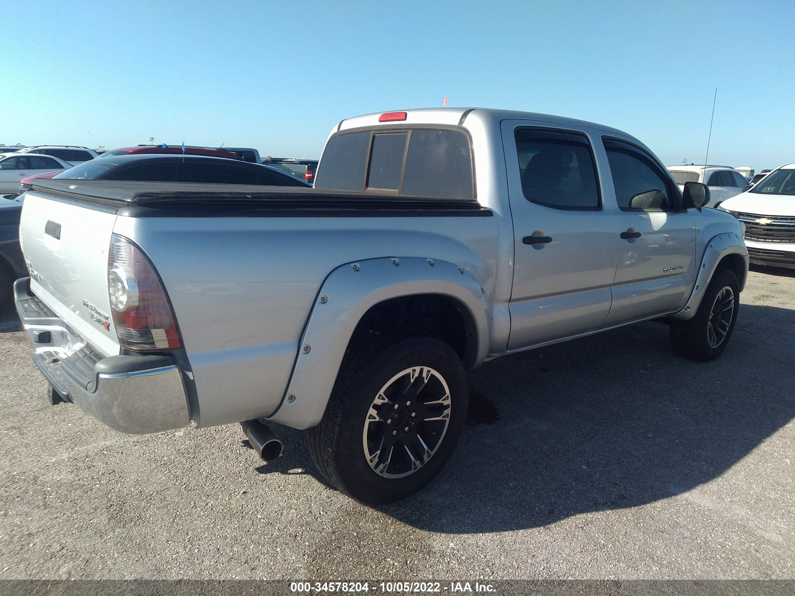 Photo 3 VIN: 5TFJU4GN5DX048415 - TOYOTA TACOMA 