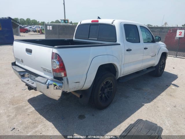 Photo 3 VIN: 5TFJU4GN5FX075164 - TOYOTA TACOMA 