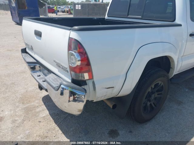 Photo 5 VIN: 5TFJU4GN5FX075164 - TOYOTA TACOMA 