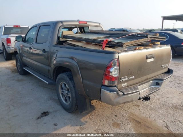 Photo 2 VIN: 5TFJU4GN6BX005411 - TOYOTA TACOMA 