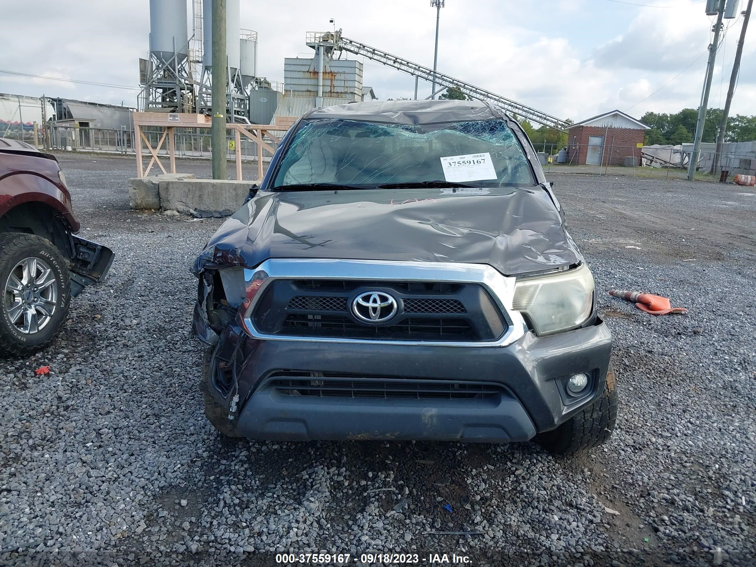 Photo 12 VIN: 5TFJU4GN6EX058419 - TOYOTA TACOMA 