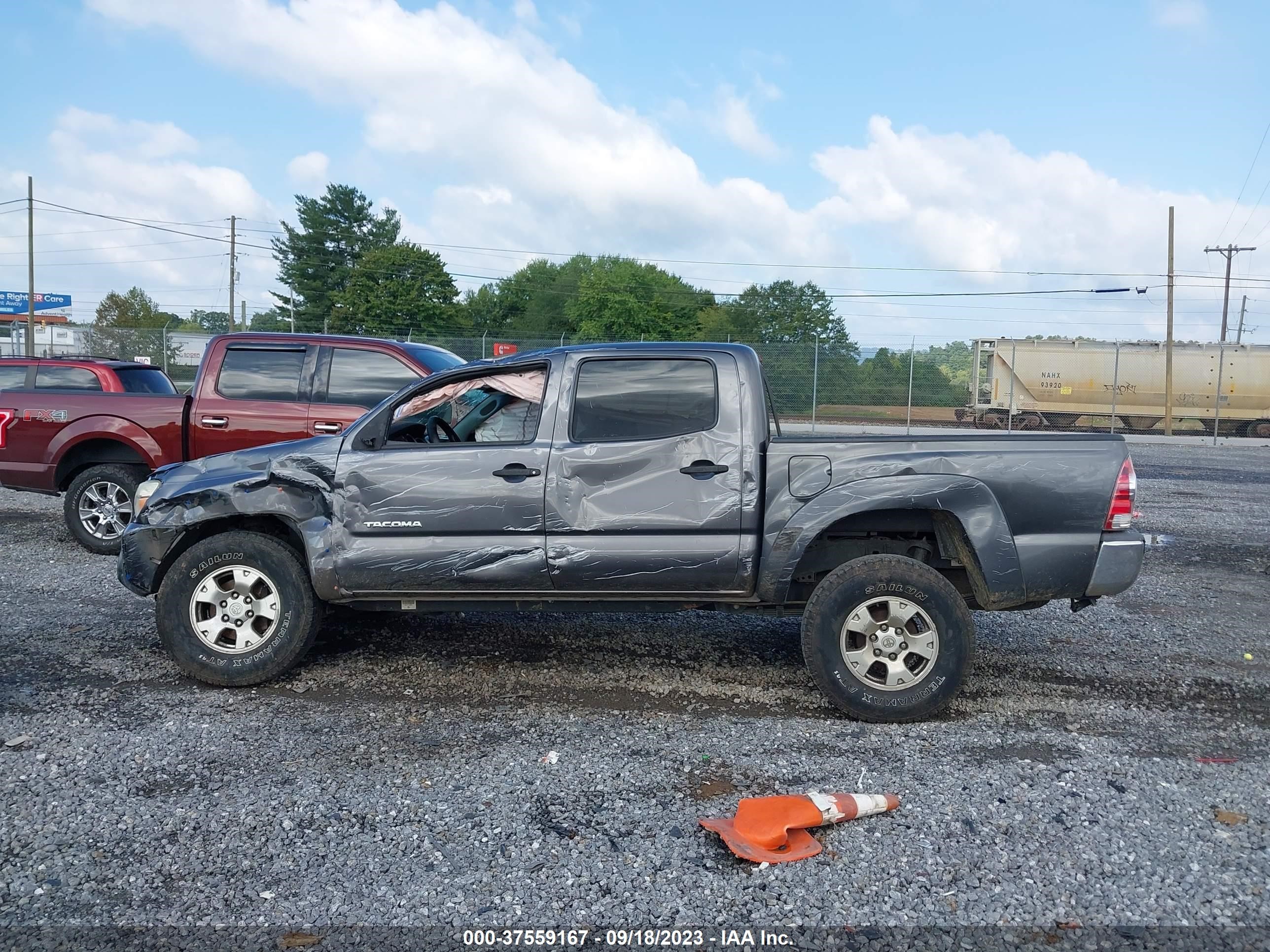 Photo 14 VIN: 5TFJU4GN6EX058419 - TOYOTA TACOMA 