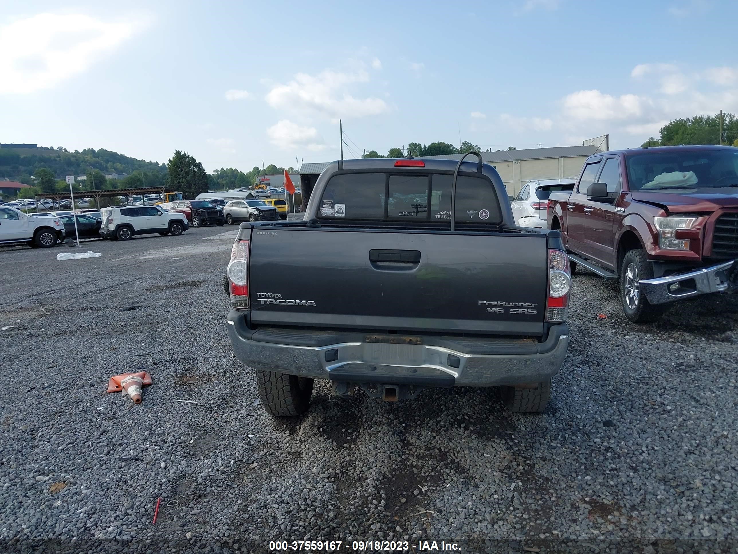 Photo 16 VIN: 5TFJU4GN6EX058419 - TOYOTA TACOMA 