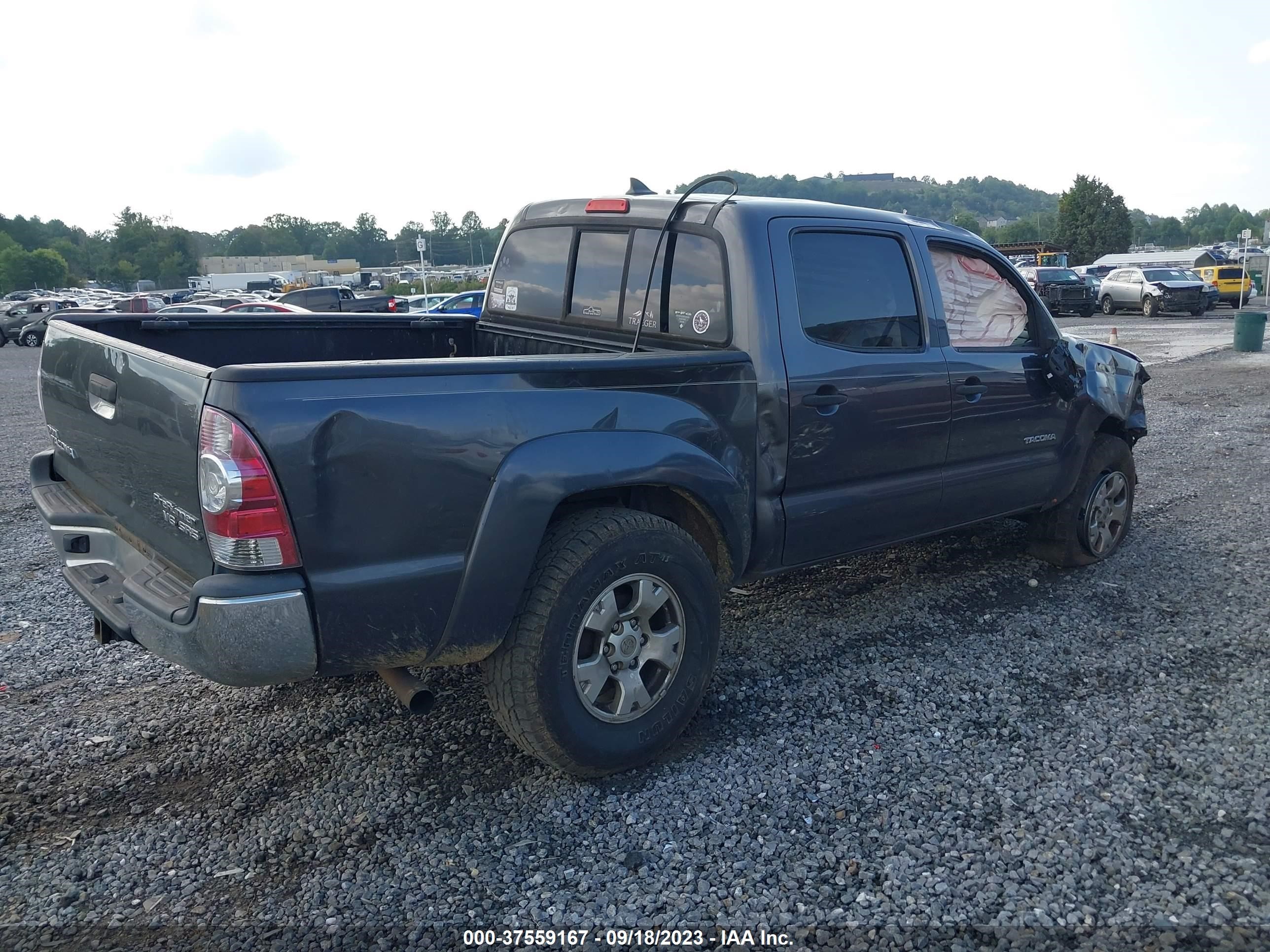 Photo 3 VIN: 5TFJU4GN6EX058419 - TOYOTA TACOMA 