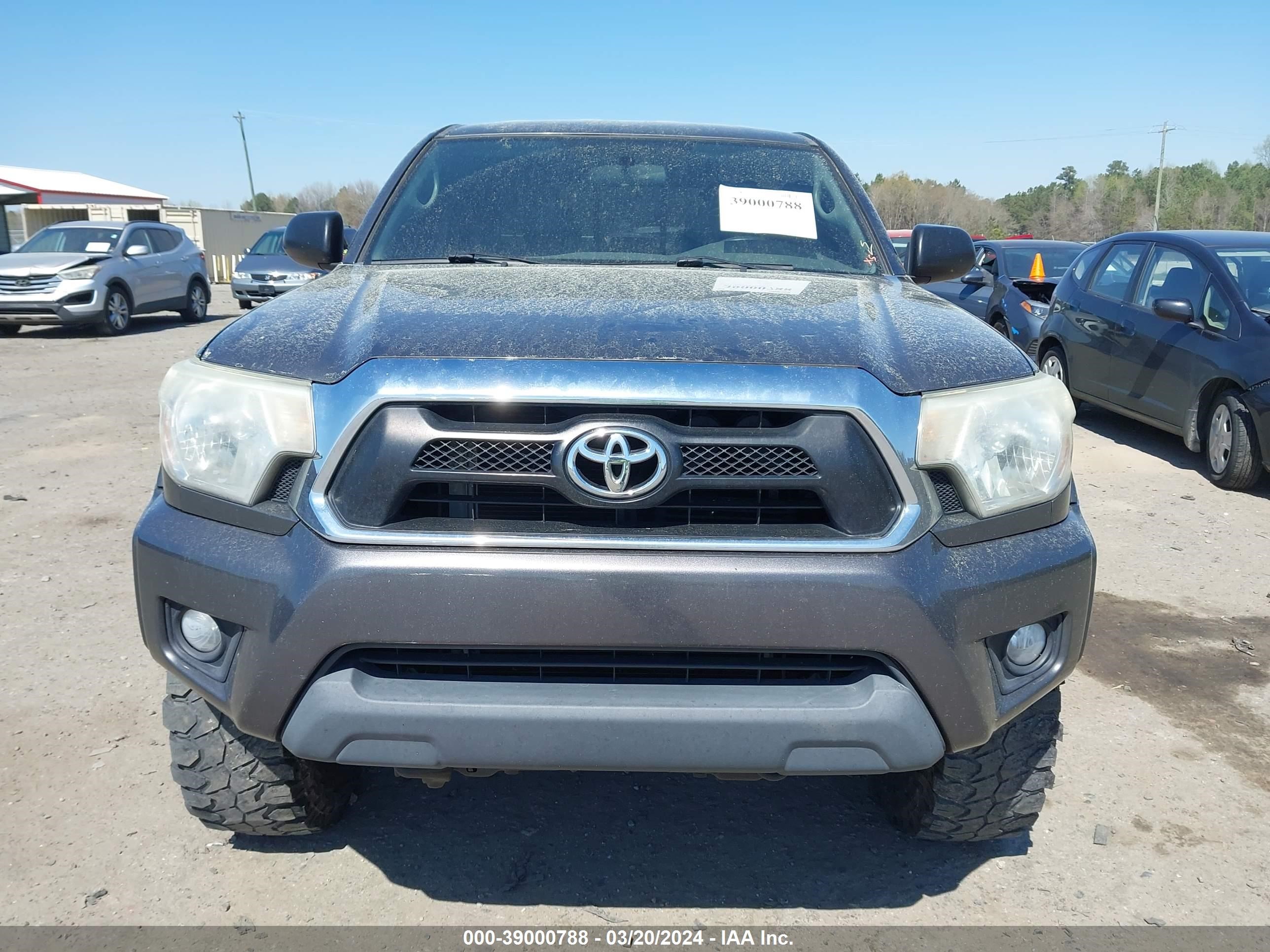 Photo 12 VIN: 5TFJU4GN7EX060194 - TOYOTA TACOMA 