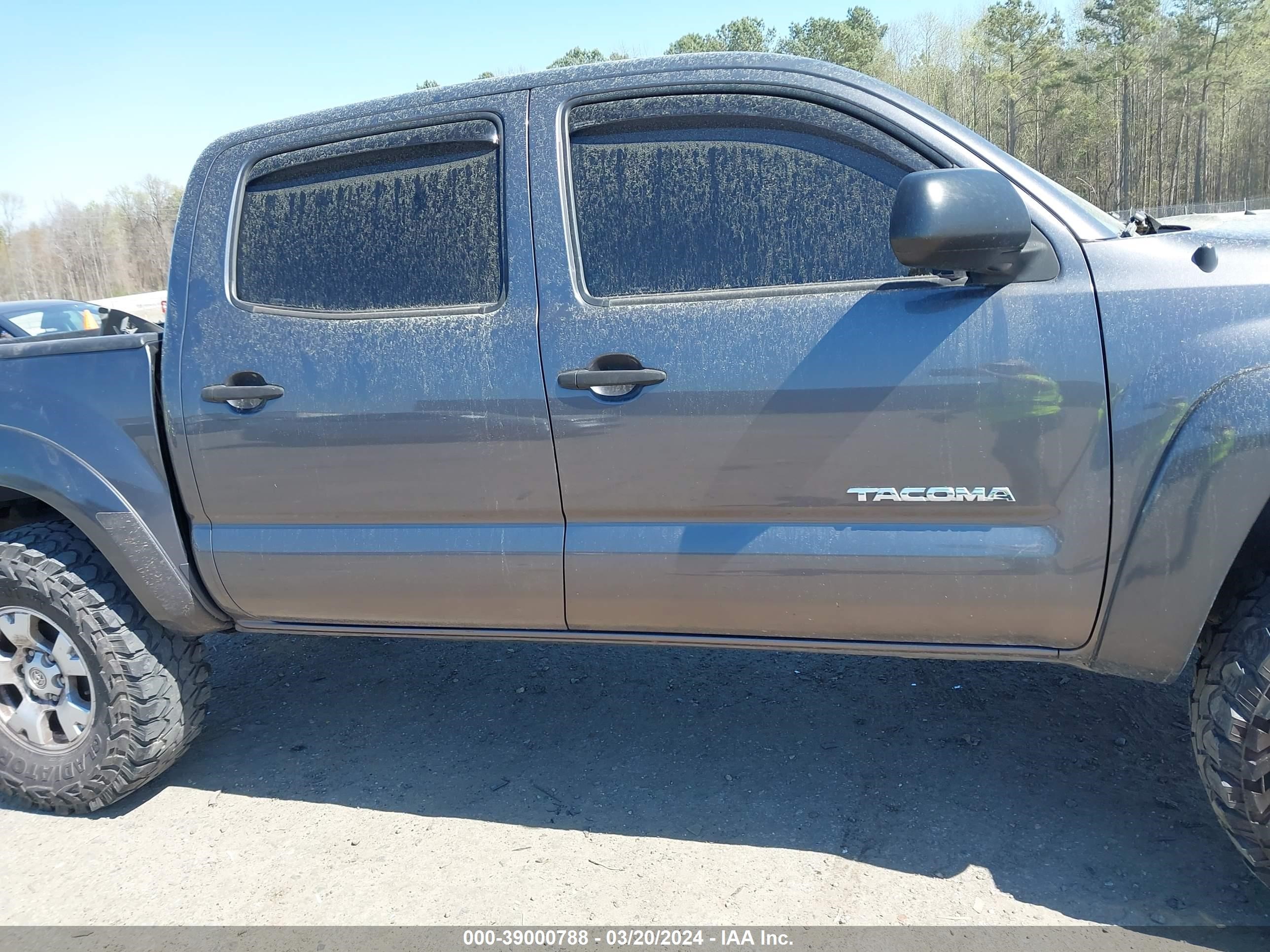 Photo 13 VIN: 5TFJU4GN7EX060194 - TOYOTA TACOMA 