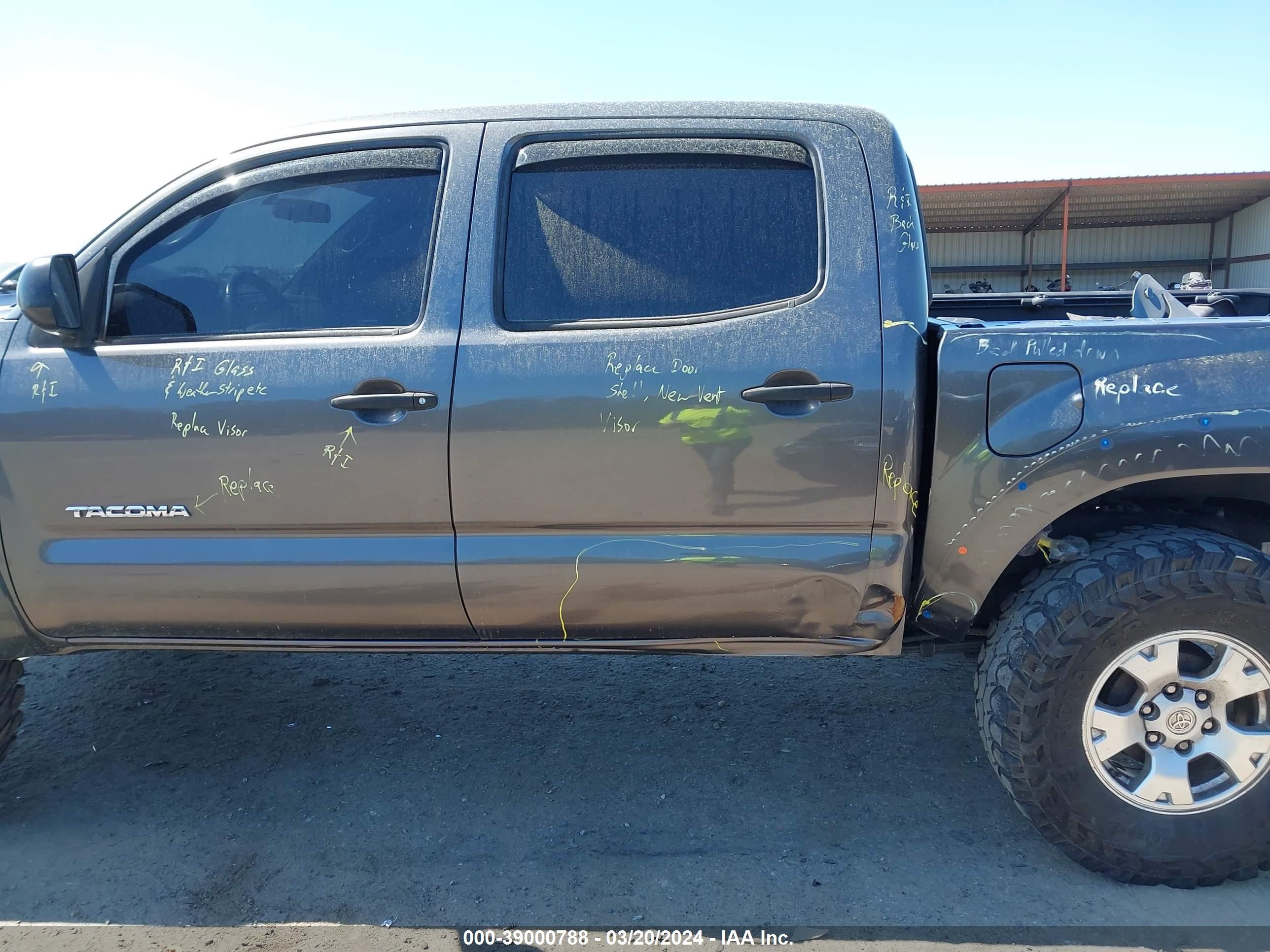 Photo 14 VIN: 5TFJU4GN7EX060194 - TOYOTA TACOMA 