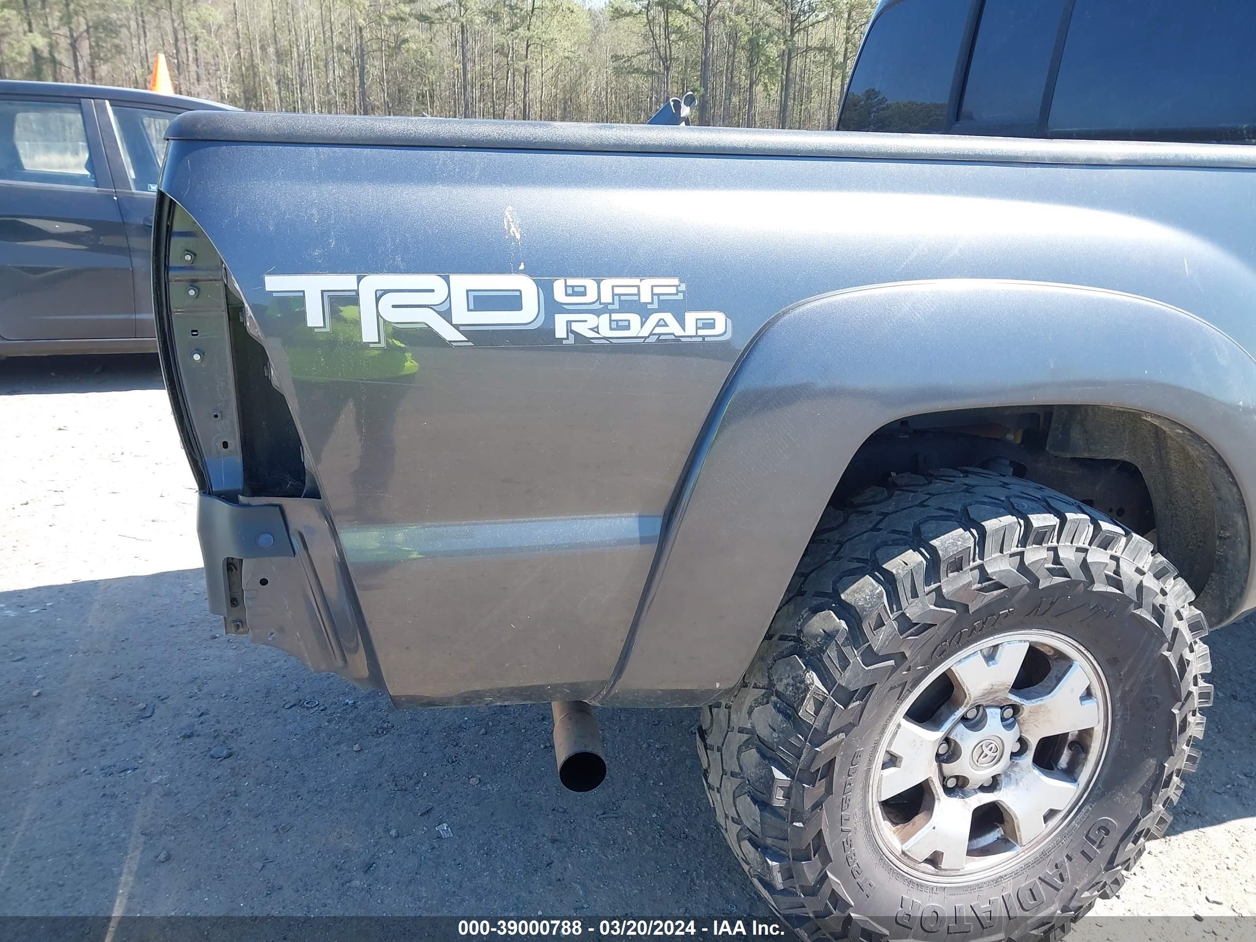 Photo 17 VIN: 5TFJU4GN7EX060194 - TOYOTA TACOMA 