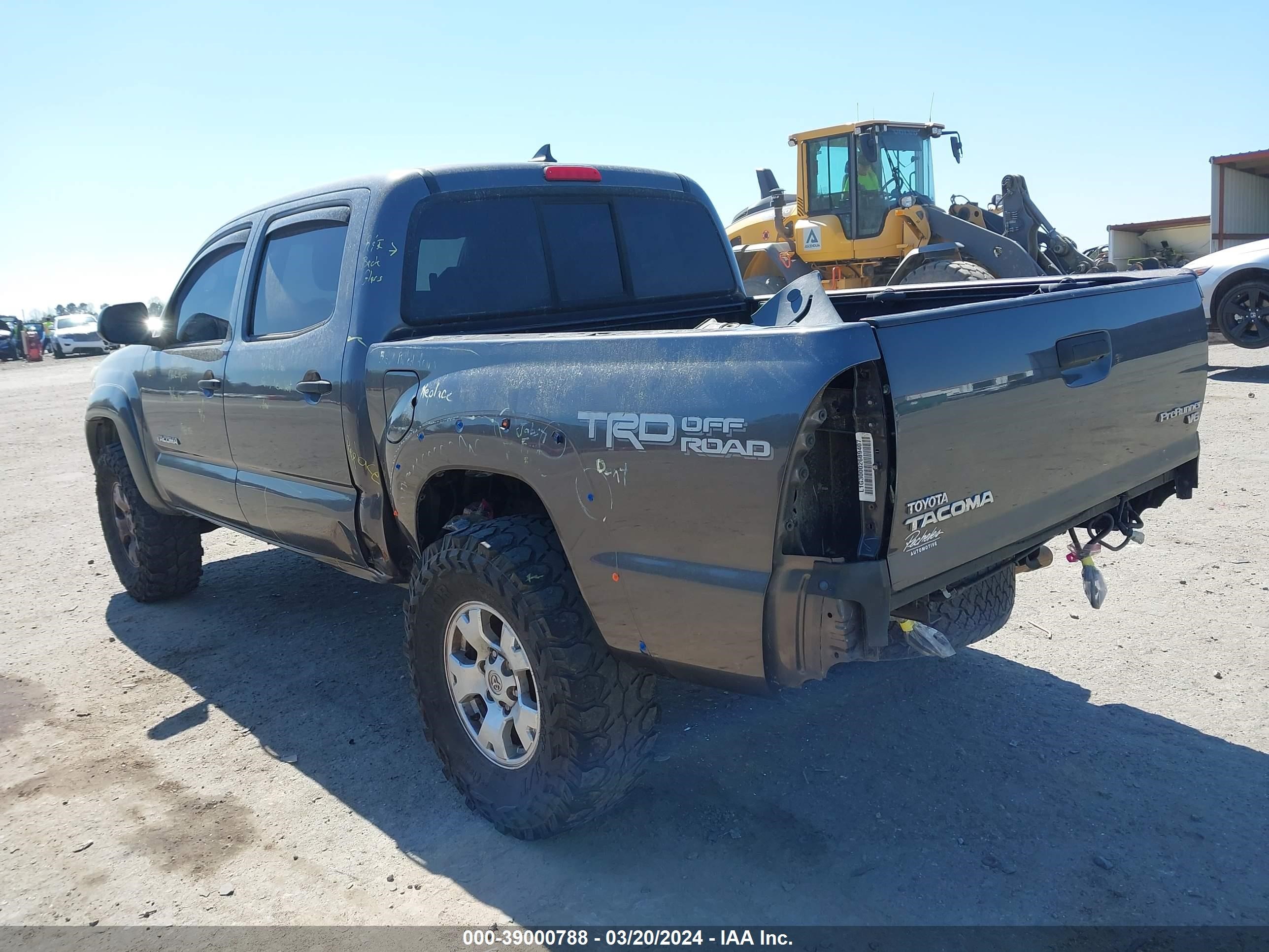 Photo 2 VIN: 5TFJU4GN7EX060194 - TOYOTA TACOMA 