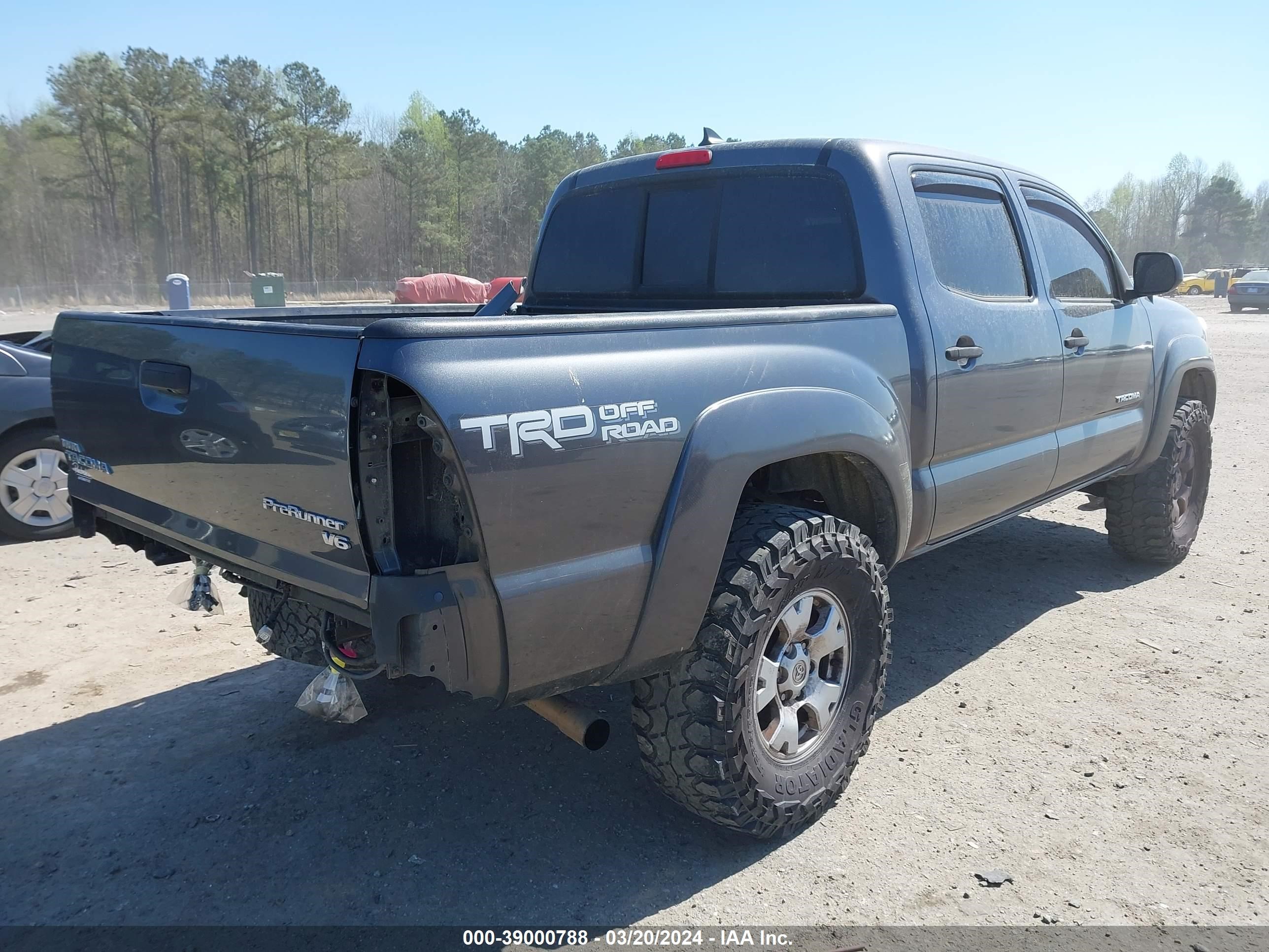 Photo 3 VIN: 5TFJU4GN7EX060194 - TOYOTA TACOMA 